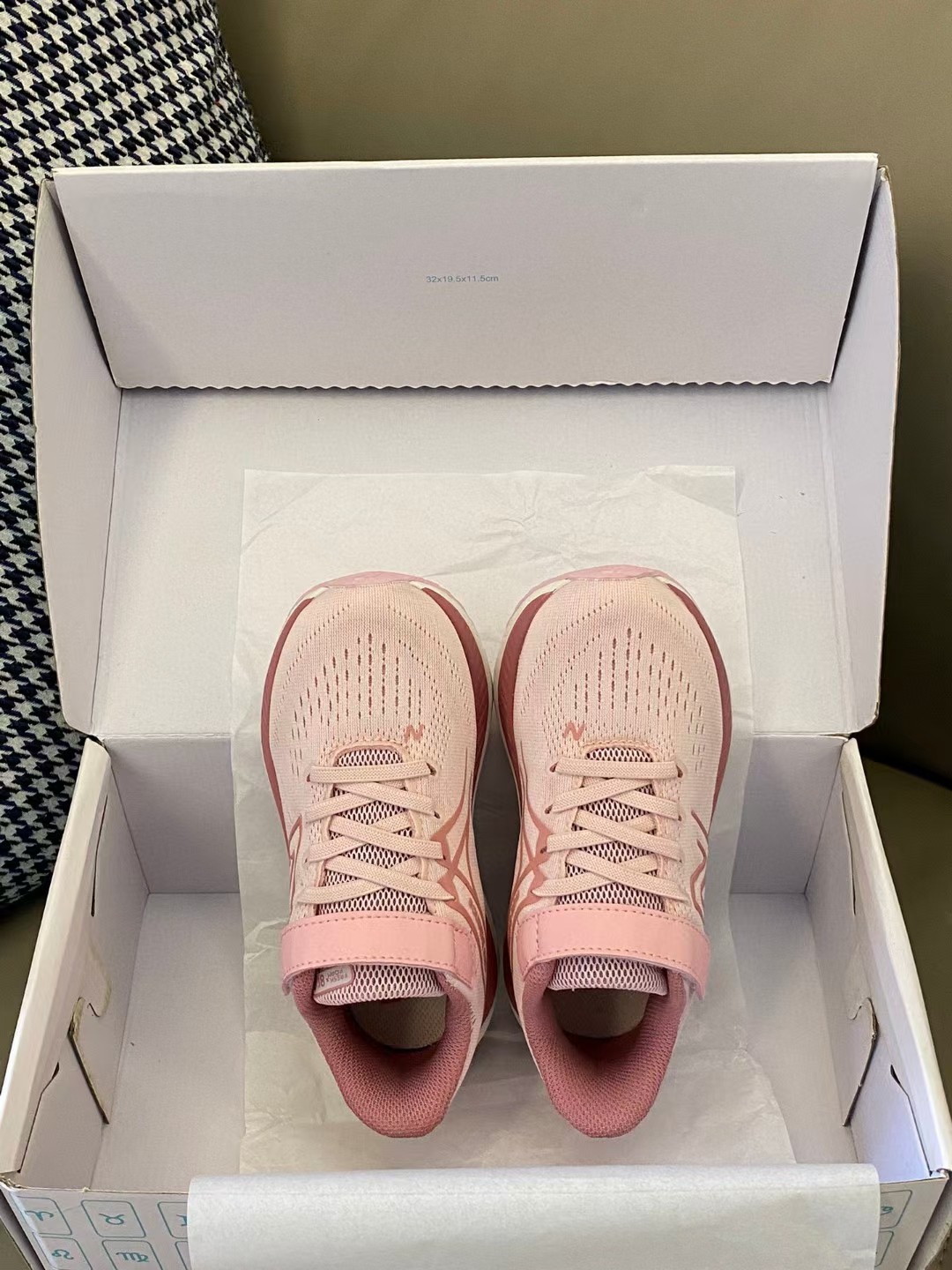 图片[7]-原图直出🌟 NB 魔术贴儿童运动鞋采用魔术贴设计穿脱方便👻内里柔软舒适～清爽透气💨鞋底防滑耐磨✔️非常的软弹🌟脚感超级奈斯👍🏻-选品中心