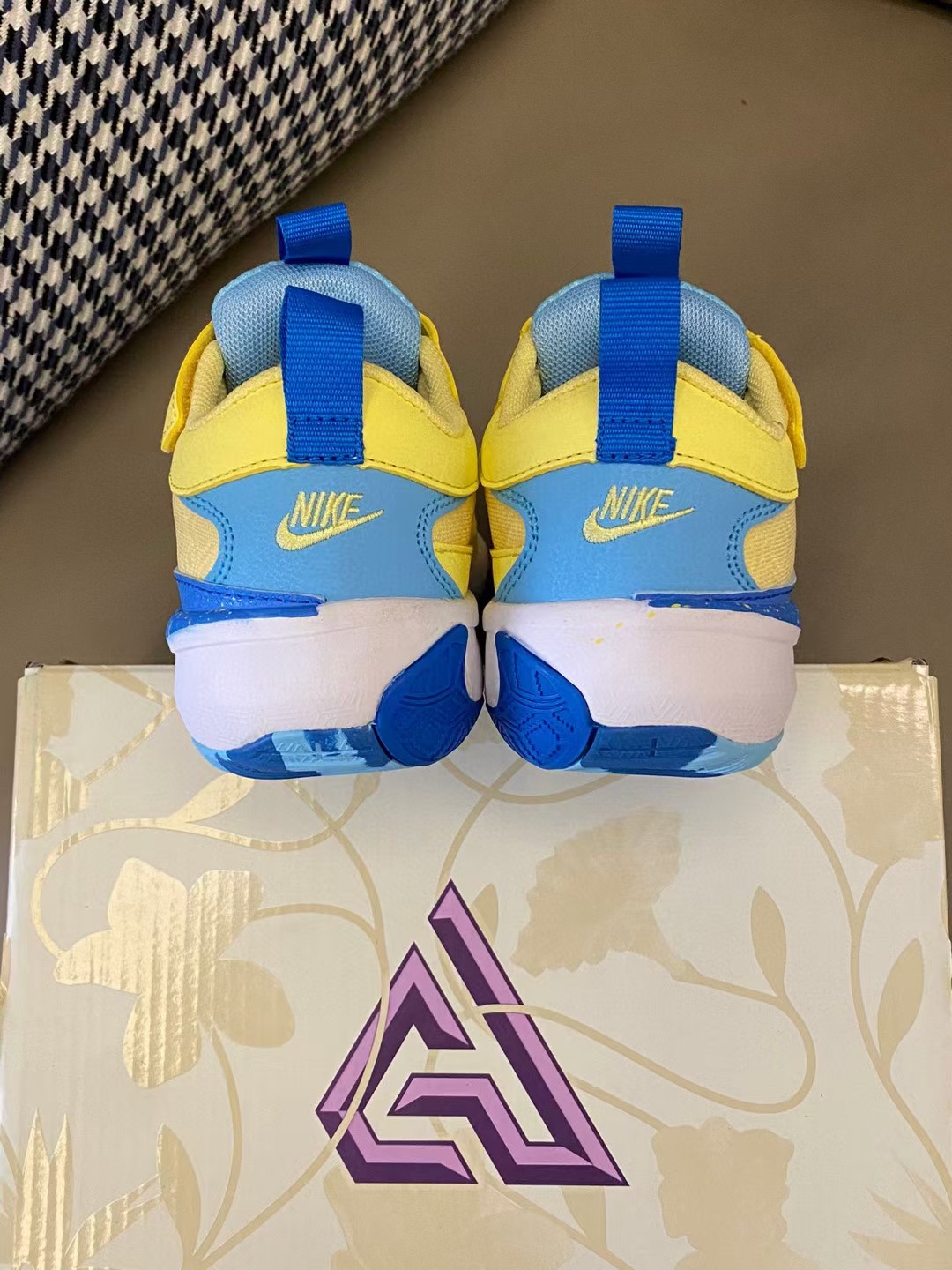 图片[3]-原图直出🌟 NK 字母哥5代儿童篮球鞋采用魔术贴设计，穿脱方便✌🏻优质皮料拼接，质感满满💯耐磨防滑大底，脚感超赞👍🏻大LOGO醒目又帅气😎-选品中心