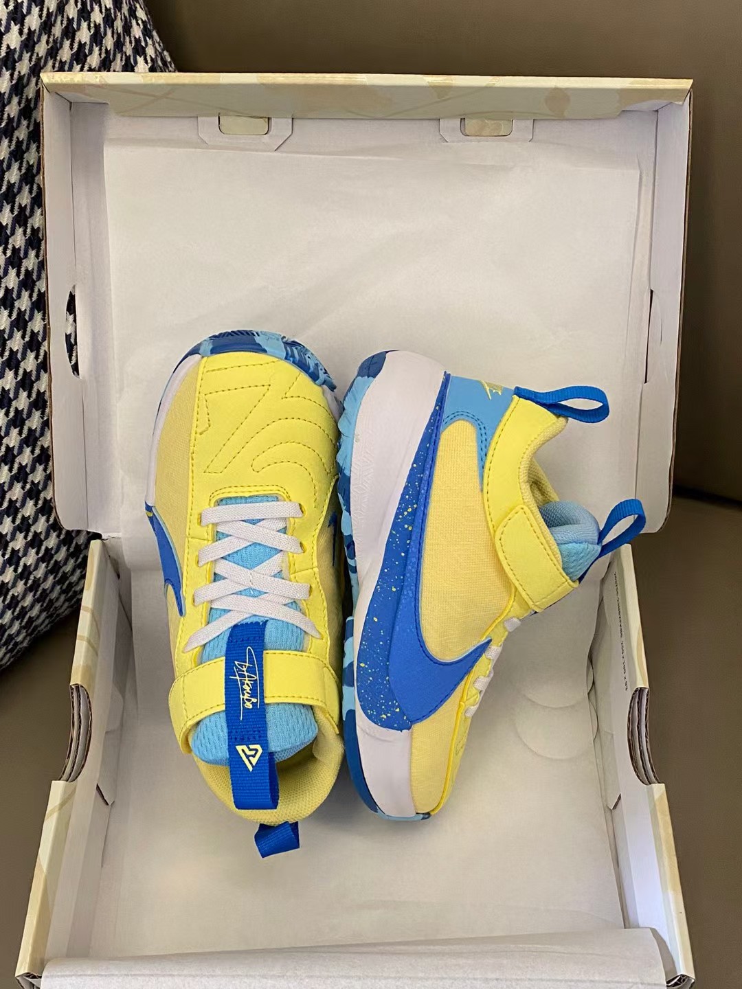 图片[7]-原图直出🌟 NK 字母哥5代儿童篮球鞋采用魔术贴设计，穿脱方便✌🏻优质皮料拼接，质感满满💯耐磨防滑大底，脚感超赞👍🏻大LOGO醒目又帅气😎-选品中心