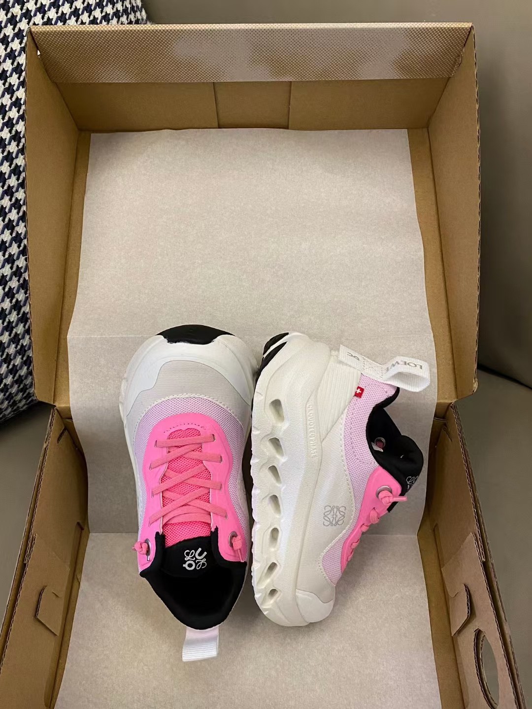 图片[2]-原图直出⭐️尺码：28-37 鞋面采用高性能网眼布和编织物组成的多层鞋面，透气又舒适🌬️ 松紧带设计穿脱方便✔️再也不用担心系鞋带啦🙌鞋底轻盈又高回弹力🤩脚感很舒服😌-选品中心