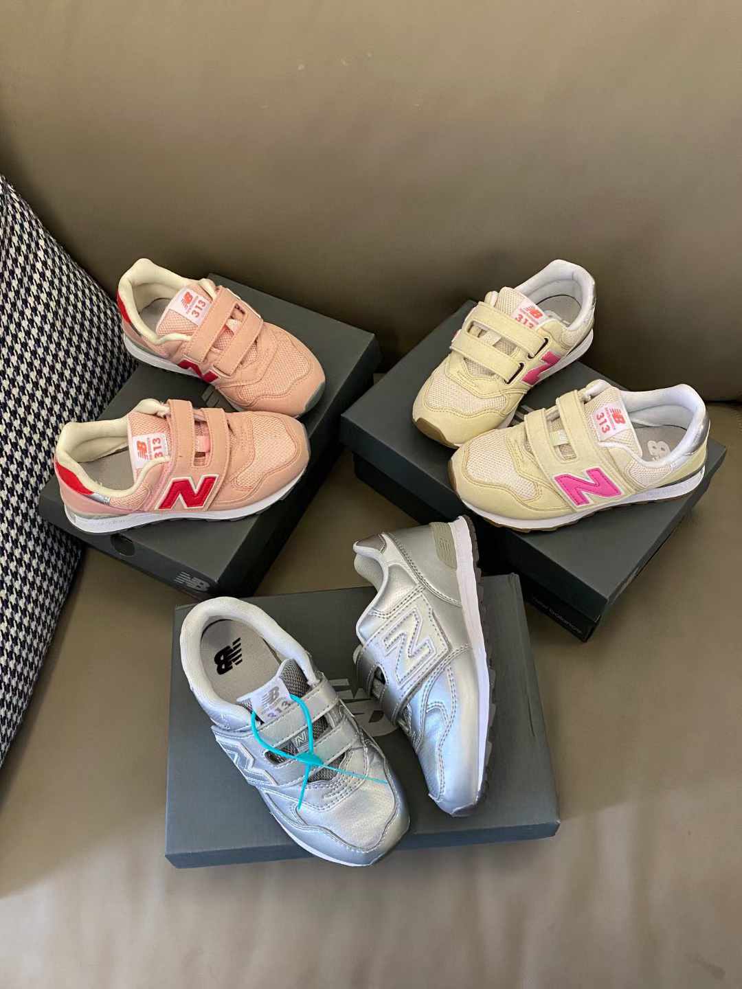 图片[3]-原图直出🌟 鞋面网眼设计透气不闷脚🦶🏻魔术贴设计穿脱超省时😎橡胶大底防滑耐磨✅整双鞋子复古感满满，脚感超赞👍🏻超好穿-选品中心