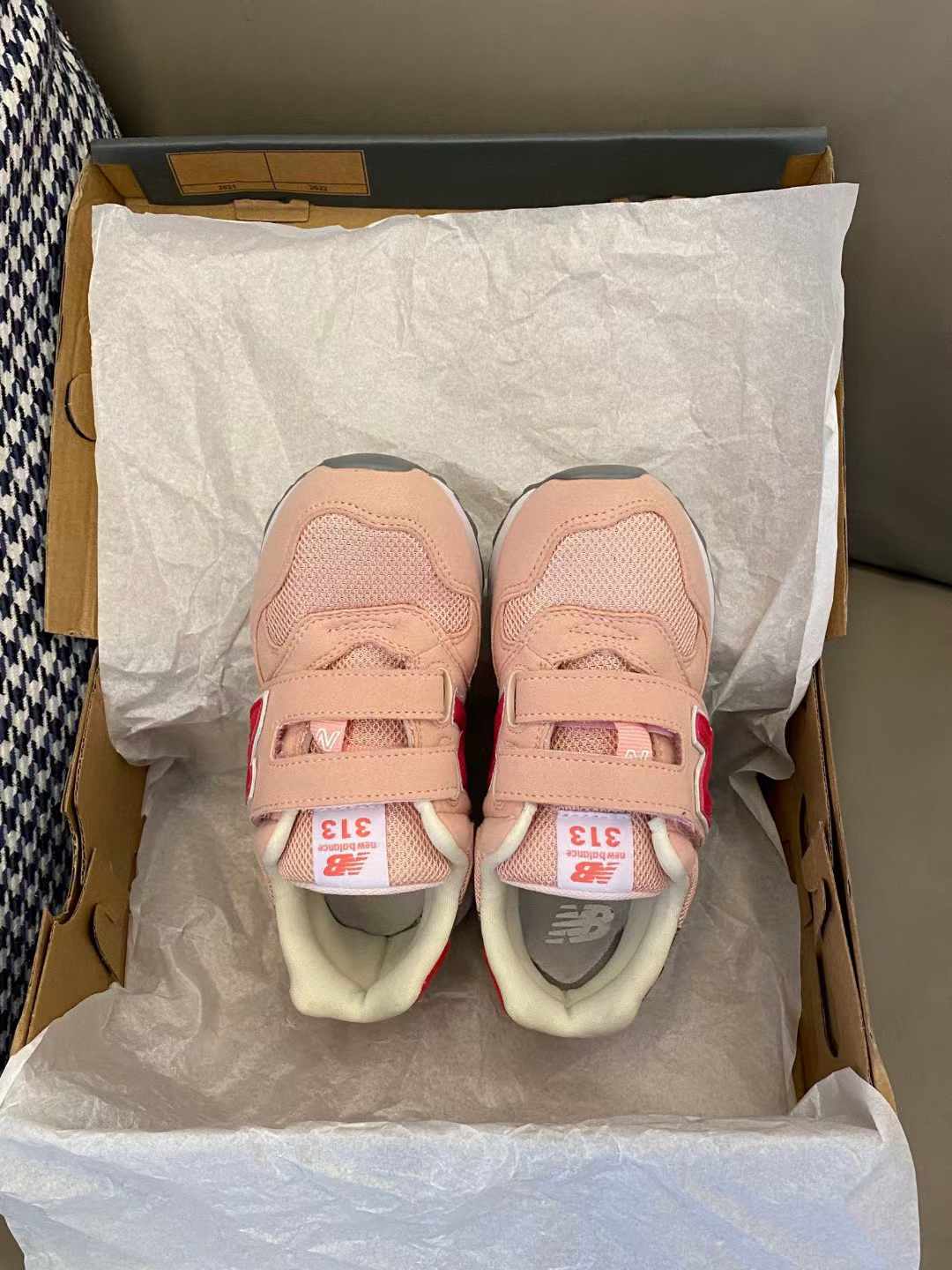 图片[4]-原图直出🌟 鞋面网眼设计透气不闷脚🦶🏻魔术贴设计穿脱超省时😎橡胶大底防滑耐磨✅整双鞋子复古感满满，脚感超赞👍🏻超好穿-选品中心