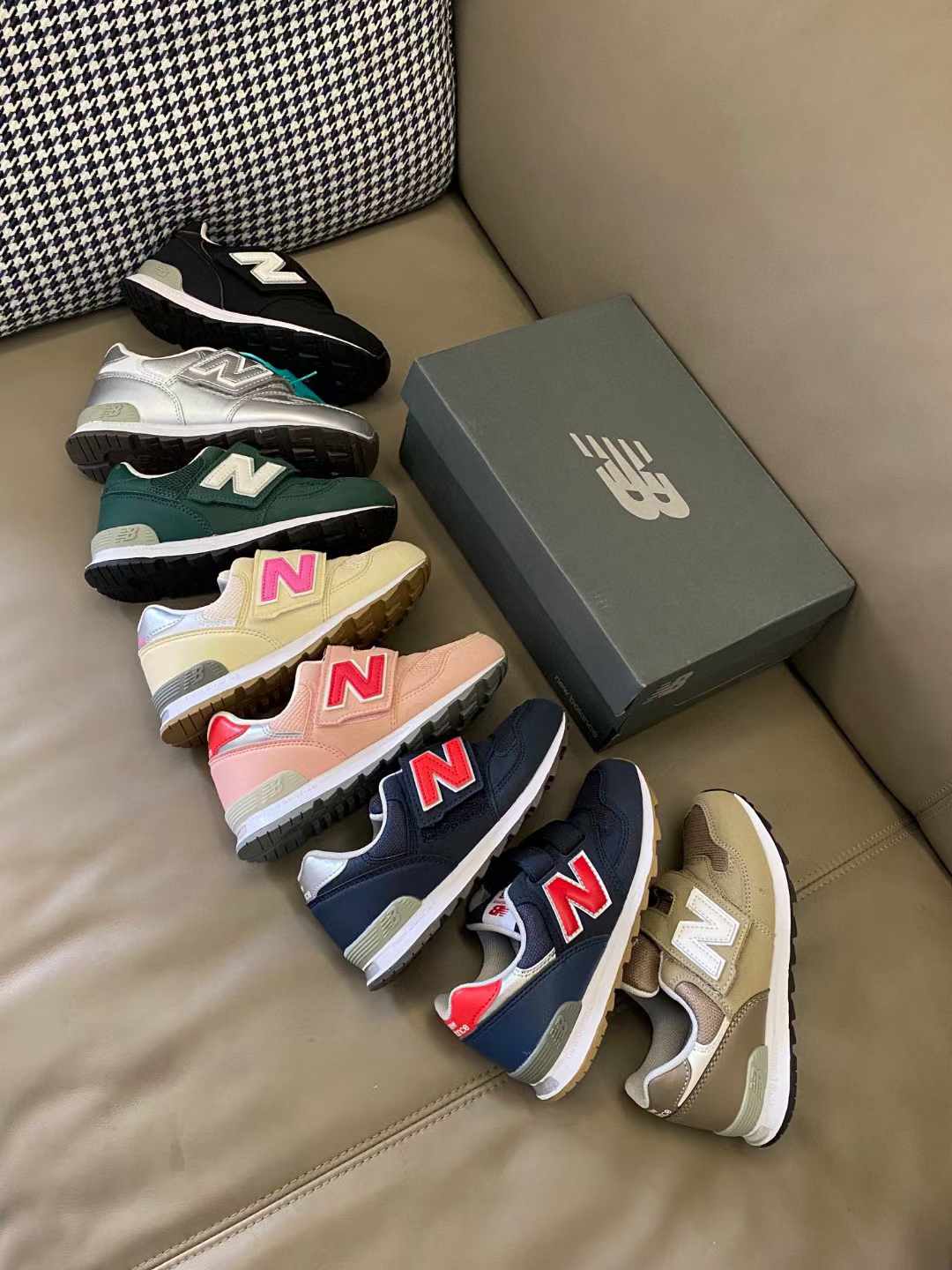 图片[2]-原图直出🌟 鞋面网眼设计透气不闷脚🦶🏻魔术贴设计穿脱超省时😎橡胶大底防滑耐磨✅整双鞋子复古感满满，脚感超赞👍🏻超好穿-选品中心