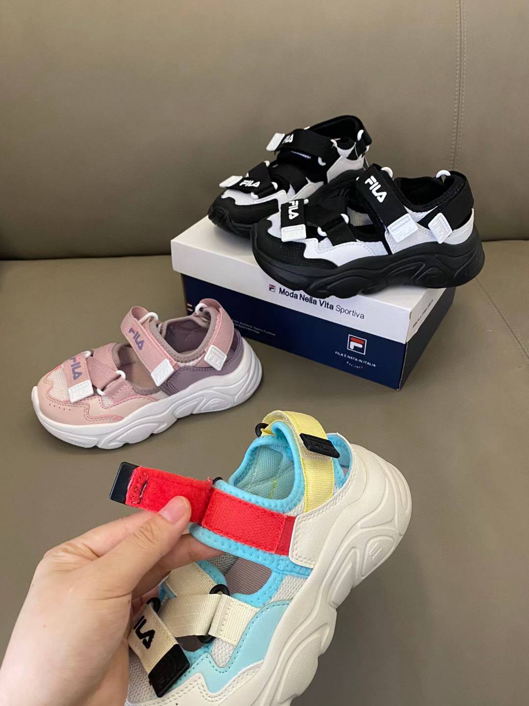 图片[3]-原图直出🌟 夏天你能不拥有一双沙滩🏖️鞋吗‼️斐L火星包头魔术贴沙滩凉鞋，采用了包头设计🤩结合魔术贴闭合方式😍既保证了鞋子的便捷穿脱✅又增添了时尚感🥳-选品中心