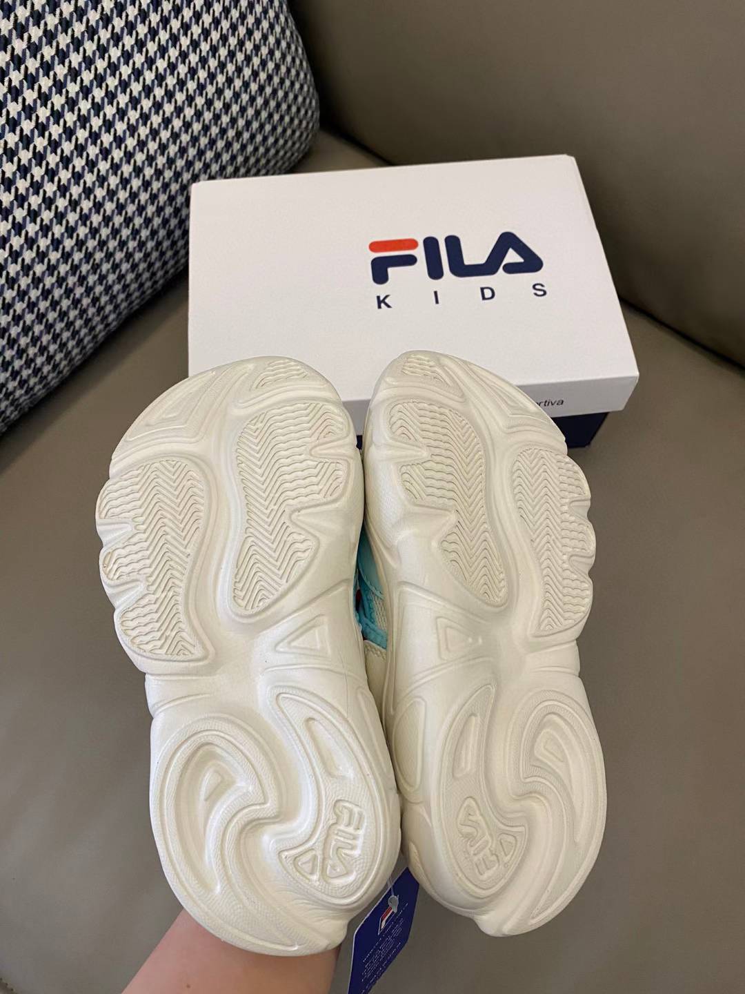 图片[8]-原图直出🌟 夏天你能不拥有一双沙滩🏖️鞋吗‼️斐L火星包头魔术贴沙滩凉鞋，采用了包头设计🤩结合魔术贴闭合方式😍既保证了鞋子的便捷穿脱✅又增添了时尚感🥳-选品中心