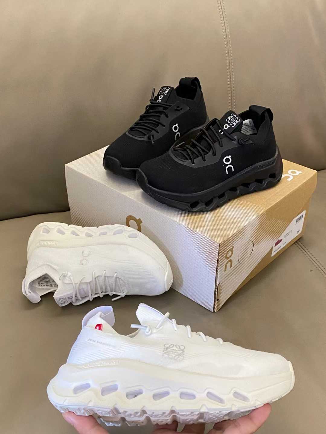 图片[3]-原图直出🌟 鞋面采用高性能网眼布和编织物组成的多层鞋面 透气又舒适💨鞋底轻盈又高回弹力，脚感很舒服😌而且不用系鞋带很方便～ 全新颜色搭配真的让人很难不爱🤩-选品中心