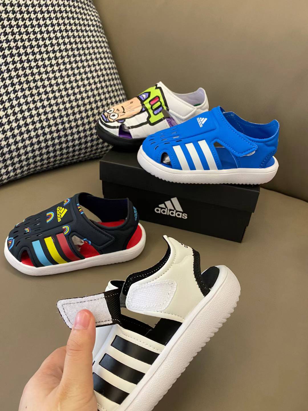 图片[4]-AD 小海马三代儿童凉鞋，科技束干鞋面保持足部干爽👻EVA泡棉大底柔软防滑，双侧魔术贴穿脱超方便✅夏日出游玩不可缺的的运动凉鞋😍-选品中心