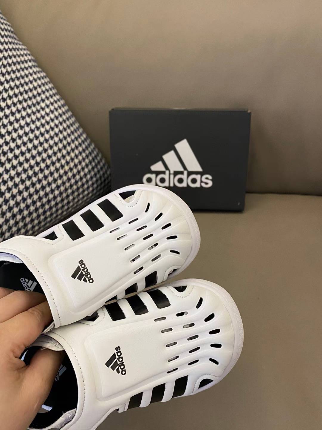 图片[7]-AD 小海马三代儿童凉鞋，科技束干鞋面保持足部干爽👻EVA泡棉大底柔软防滑，双侧魔术贴穿脱超方便✅夏日出游玩不可缺的的运动凉鞋😍-选品中心