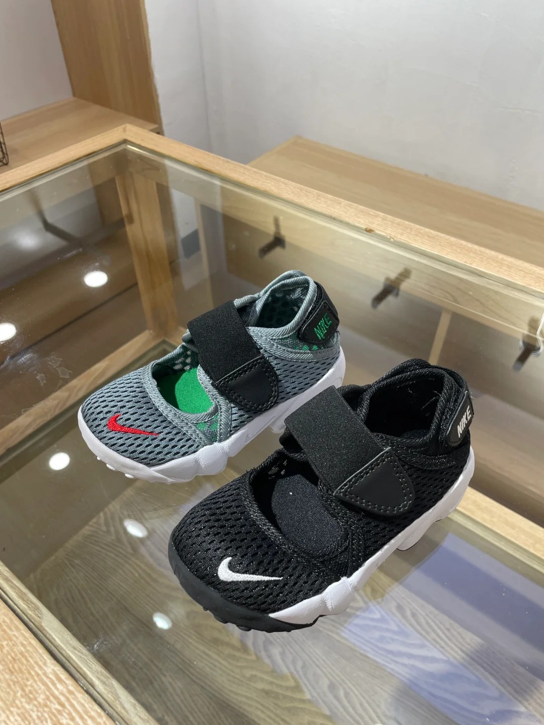 图片[5]-NK新款忍者网面儿童透气凉鞋 尺码：24-37码 超萌的忍者款式🔥 网面镂空设计，透气又舒适☁️ 魔术贴设计，穿脱方便✌🏻 橡胶耐磨防滑大底，脚感不言而喻✔️ 时髦又洋气✨-选品中心