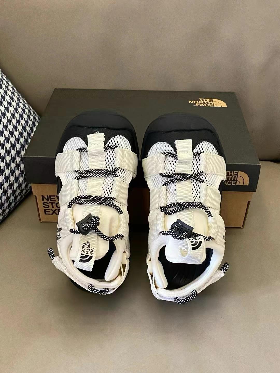 图片[3]-原图直出🌟 长在我心巴上的运动凉鞋😍网面镂空设计透气又舒适☁️一键松紧，安全无束缚🔒橡胶耐磨防滑大底，脚感不言而喻✔️-选品中心