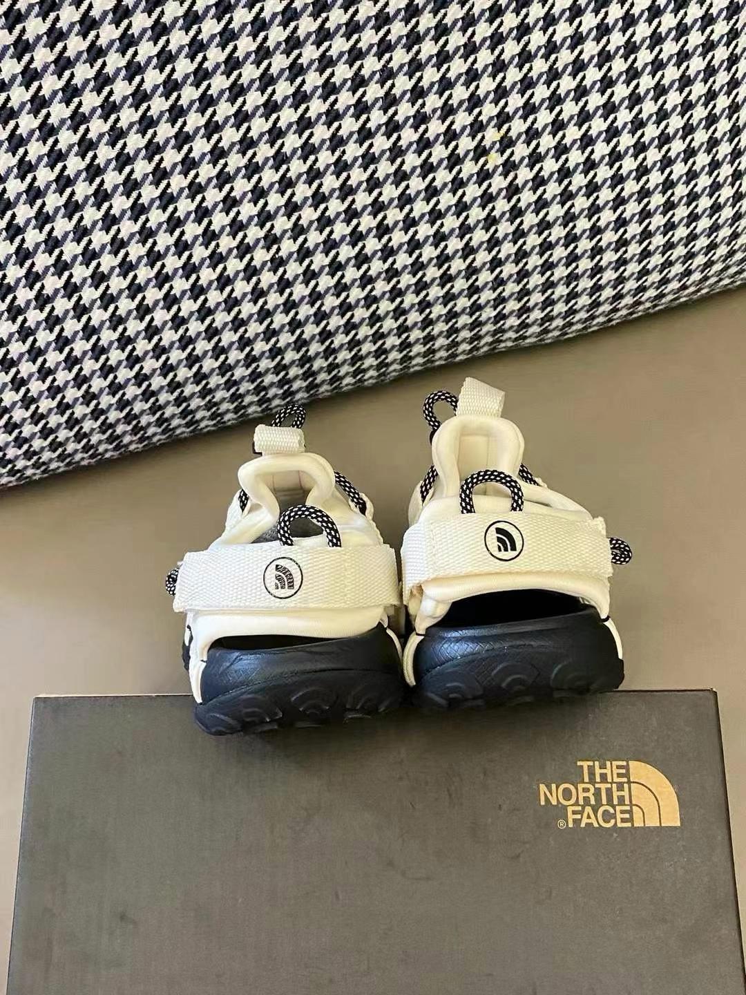 图片[7]-原图直出🌟 长在我心巴上的运动凉鞋😍网面镂空设计透气又舒适☁️一键松紧，安全无束缚🔒橡胶耐磨防滑大底，脚感不言而喻✔️-选品中心