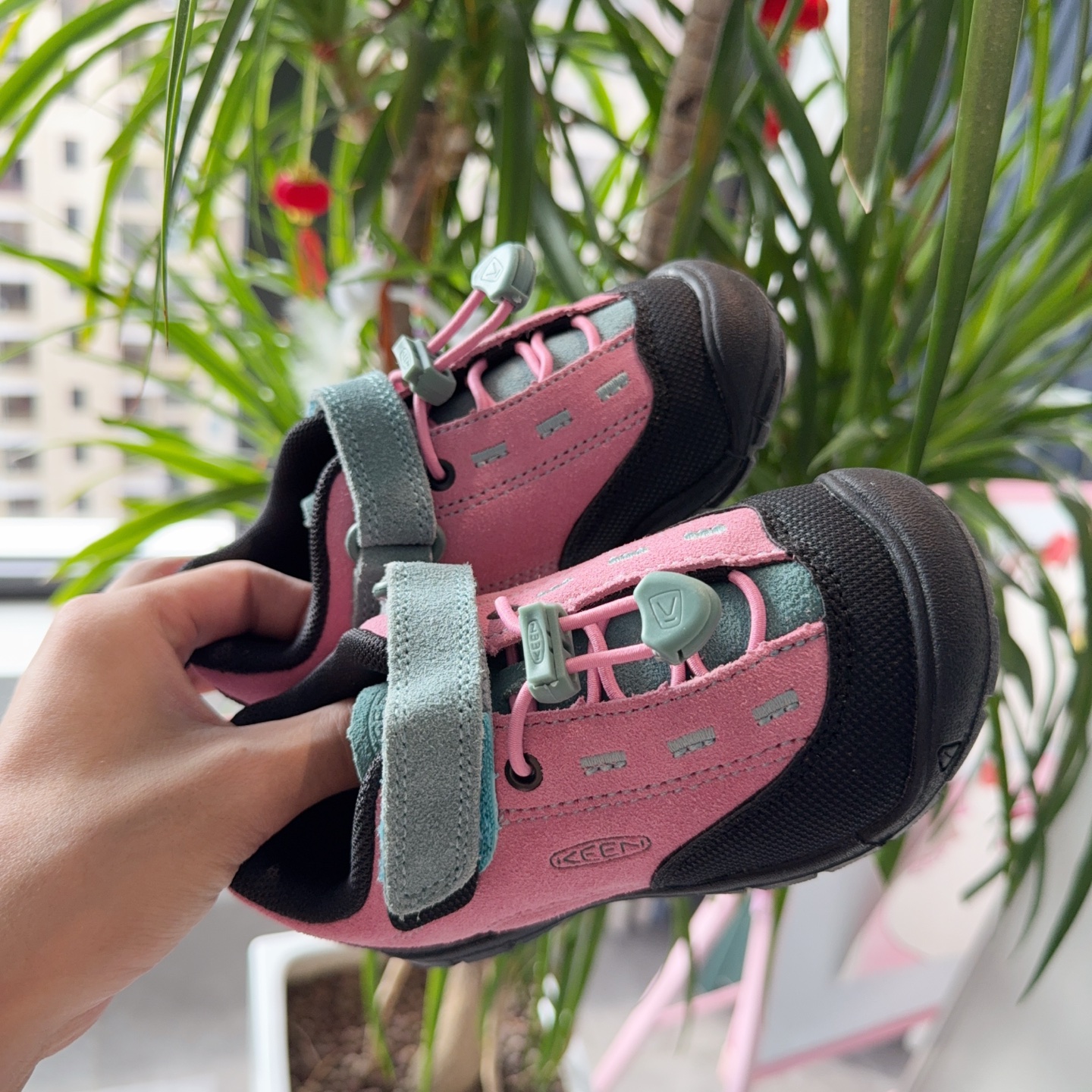 尺码：24-37 ✨ 魔法一贴，轻松出发🛫 魔术贴+松紧扣设计，3秒穿脱超省心🥳 胖脚丫、瘦脚丫都能稳稳包裹，跑跳不晃不掉😜让宝贝学会独立穿鞋👟自信迈出每一步-选品中心