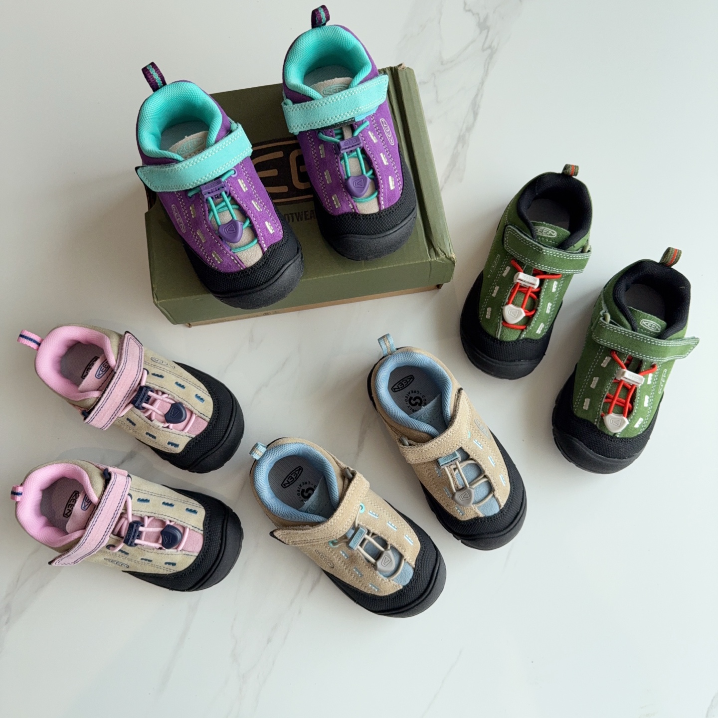 图片[9]-een我们真的很用心！鞋身全部采用翻毛皮真皮，具有不错的防水性，雨天出门不用愁。 每一处细节，我们都有在用心做。拒绝一眼假！ 搭配欧仕莱的鞋垫吸汗防臭效果好KN006 车轮撞的橡胶防滑大底，耐摩擦防滑更安全。真的是每个户外爱好者的心头爱了。登山徒步，滑雪都不在话下。快快安排起来！-选品中心