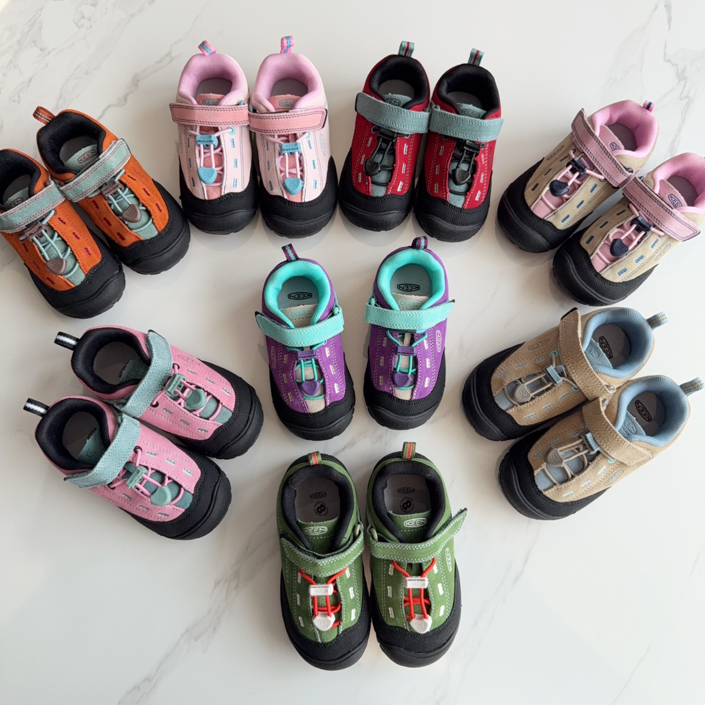 图片[4]-een我们真的很用心！鞋身全部采用翻毛皮真皮，具有不错的防水性，雨天出门不用愁。 每一处细节，我们都有在用心做。拒绝一眼假！ 搭配欧仕莱的鞋垫吸汗防臭效果好KN006 车轮撞的橡胶防滑大底，耐摩擦防滑更安全。真的是每个户外爱好者的心头爱了。登山徒步，滑雪都不在话下。快快安排起来！-选品中心