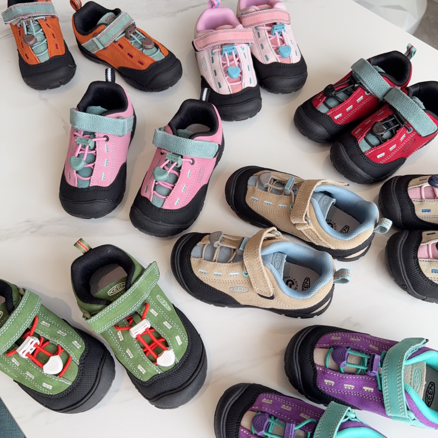 图片[6]-een我们真的很用心！鞋身全部采用翻毛皮真皮，具有不错的防水性，雨天出门不用愁。 每一处细节，我们都有在用心做。拒绝一眼假！ 搭配欧仕莱的鞋垫吸汗防臭效果好KN006 车轮撞的橡胶防滑大底，耐摩擦防滑更安全。真的是每个户外爱好者的心头爱了。登山徒步，滑雪都不在话下。快快安排起来！-选品中心