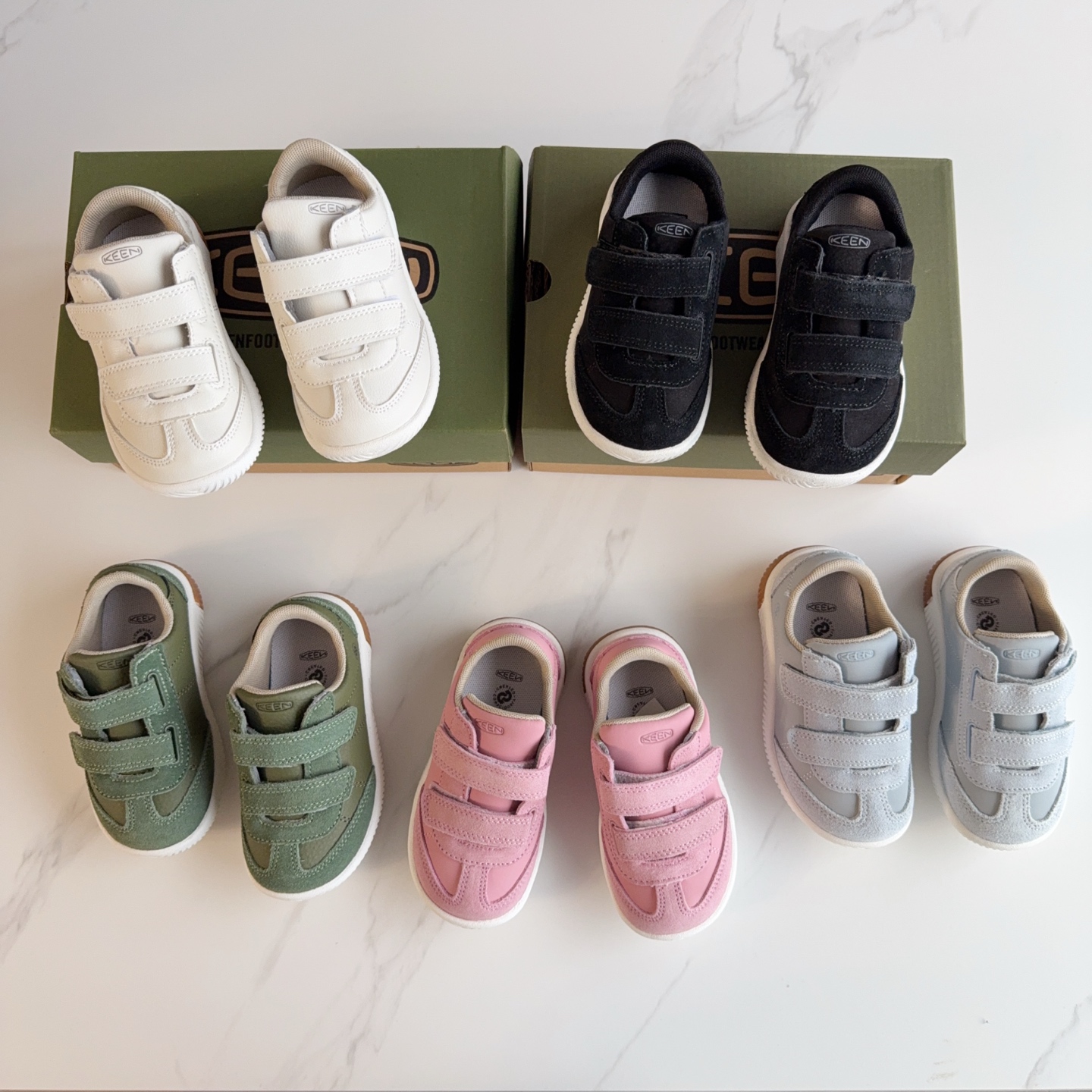 NO:601962,[KN] KEEN KNX T-TOE DS children's shoes - double Velcro + first-layer cowhide for both comfort and convenience!  Made of selected first-layer cowhide material, it is soft and breathable, wear-resistant and durable, and protects your baby's delicate feet. Double Velcro design, easy to put on and take off with one pull, easily adjust the tightness to adapt to different foot types, making it easier to put on and take off!  The non-slip and wear-resistant outsole has strong traction and can be walked steadily on rainy days and wetlands. From kindergarten to outdoor exploration, the baby can feel free and worry-free every step, and parents can save more effort. SIZE: 22-37, KEEN Cohen, cowhide,19860909【KN】科恩keen儿童板鞋新款首发 KEEN KNX T-TOE DS童鞋——双魔术贴+头层牛皮,舒适与便捷兼得！ 精选头层牛皮材质,柔软透气,耐磨耐穿,呵护宝贝娇嫩双足.双魔术贴设计,一拉即穿脱,轻松调节松紧,适应不同脚型,穿脱更省心！防滑耐磨大底,抓地力强,雨天湿地也能稳稳行走.从幼儿园到户外探索,让宝贝每一步都自在无忧,家长更省力 SIZE:22-37,KEEN 科恩,cowhide,,Children's