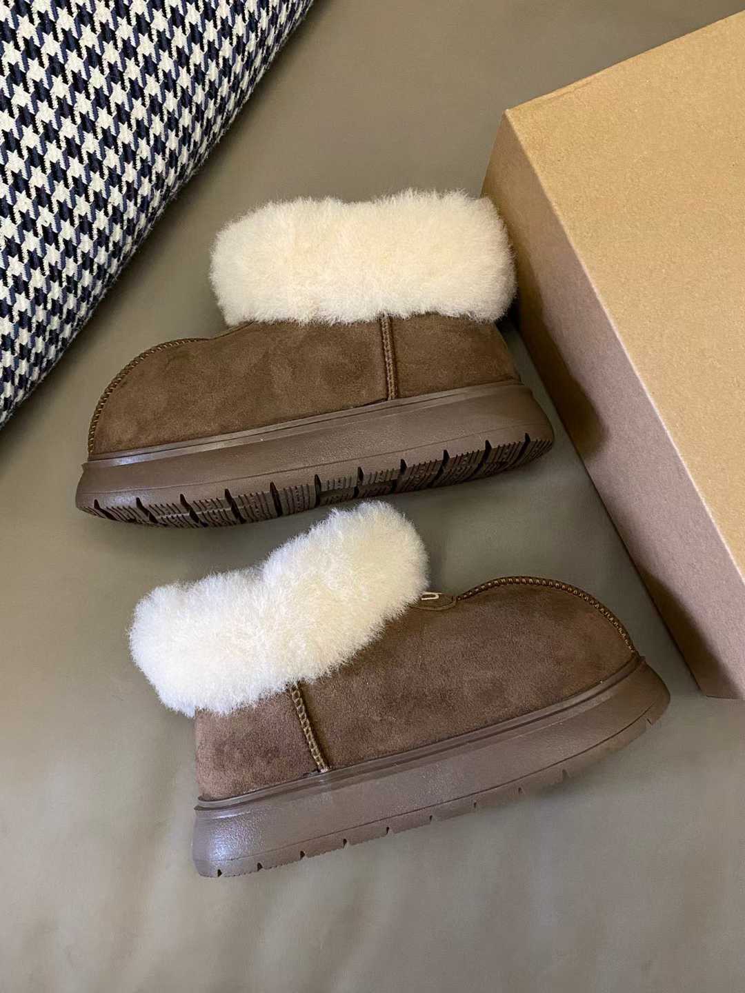 图片[4]-原图直出🌟 这款雪地靴采用短款设计不仅时髦百搭👻更方便在雪地里行走🚶‍♀️‍➡️一脚蹬方便穿脱✅精选材质保暖又舒适😆让宝贝在寒冷中也能保持优雅与温暖🤗尺码：26-37\”},\”commodity\”：{\”negativeStock\”：true,\”new_send_time\”：1765783938391,\”noForwardDown\”：false,\”normal\”：true,\”old_share_time\”：\”-选品中心