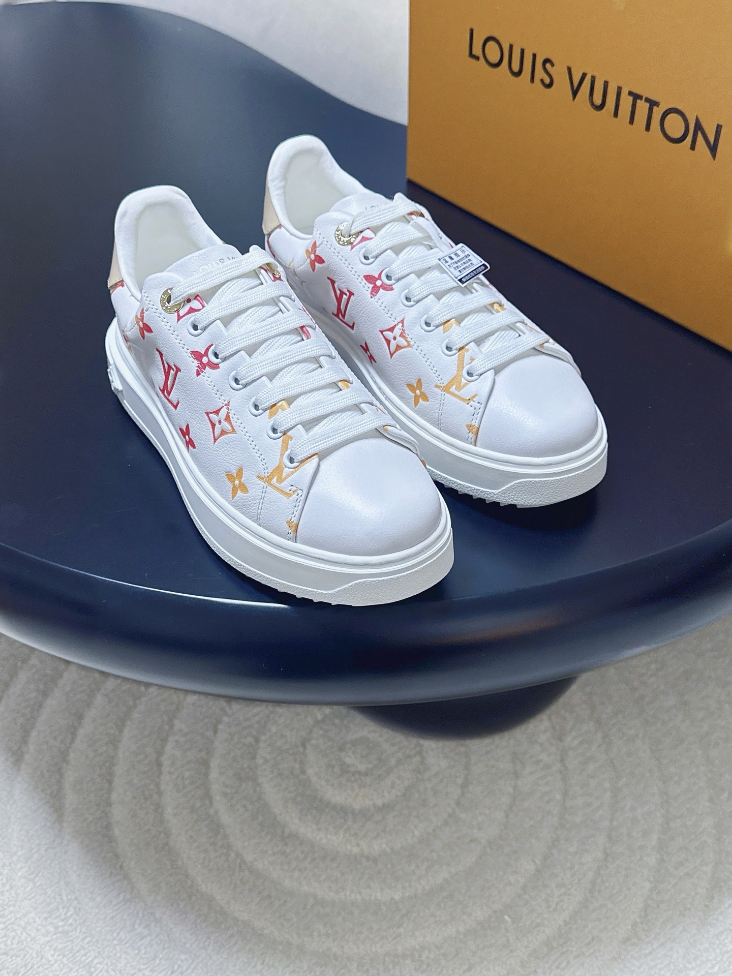 NO:723516,Produced by Dongguan Huo Factory ———————————— Louis Vuitton Louis Vuitton’s latest white shoes casual shoes series · Fabric: cowhide Lining: cowhide Thickness: 4cm Sole: TPU outsole Size: Women 35-41 (40/41 customization is not returnable) Price:, casual shoes/sports shoes, louis vuitton, louis  vuitton,sneakers,cowhide19860909莞货大厂出品 —————————————— Louis Vuitton 路易威登 最新款 小白鞋 休闲鞋 系列  ·  面料 : 牛皮  内里 : 牛皮  厚 : 4cm  鞋底 : TPU大底  Size : 女35-41（40/41定制不退换）  价格 :,休闲鞋/运动鞋,louis vuitton,louis vuitton,sneakers,cowhide,Women's Shoes