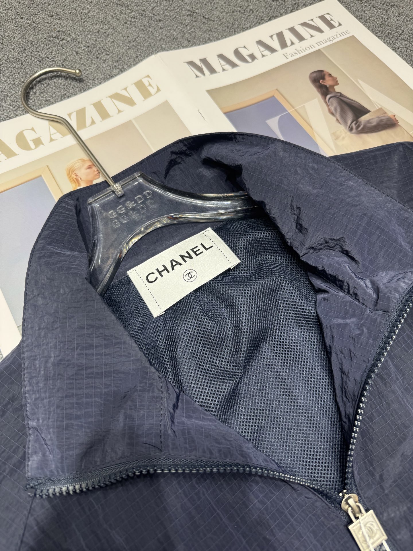 Vintage Inspired Windbreaker Jacket - Stylish, Lightweight & Versatile - S, M, L 6 i1744123339704 316 0 4