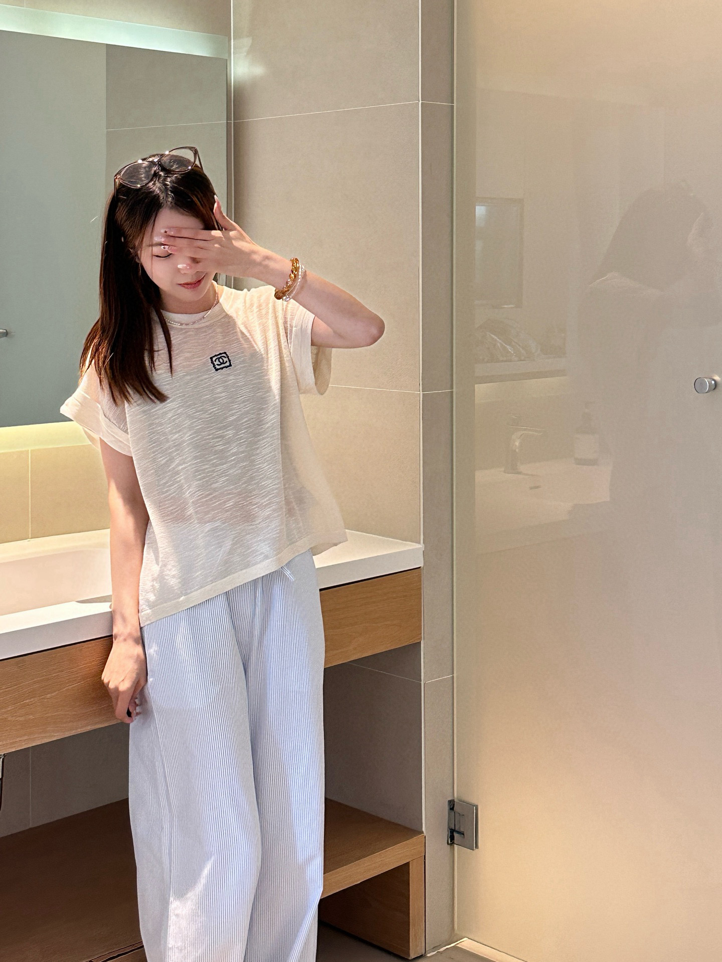 NO:737850,,,19860909,,,Women's clothing