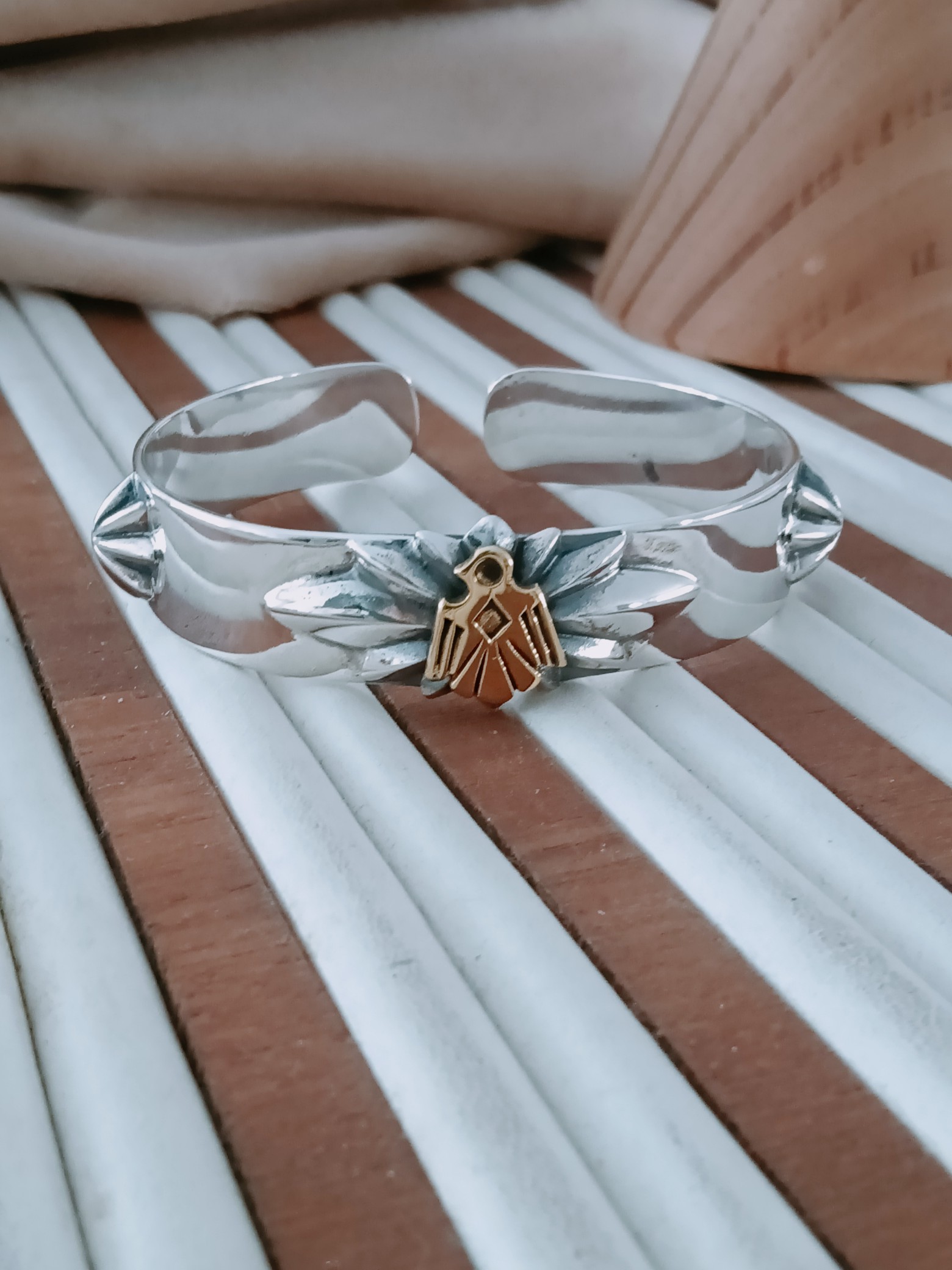 NO:101932,Takahashi bracelet, Big Eagle Double Star Anise Sunflower Open Bracelet, weighing 34.4 grams, Takahashi bracelet, bracelet19860909高桥镯子,大鹰双八角太阳花开口手镯,重34.4克,高桥手镯,bracelet,Jewelry