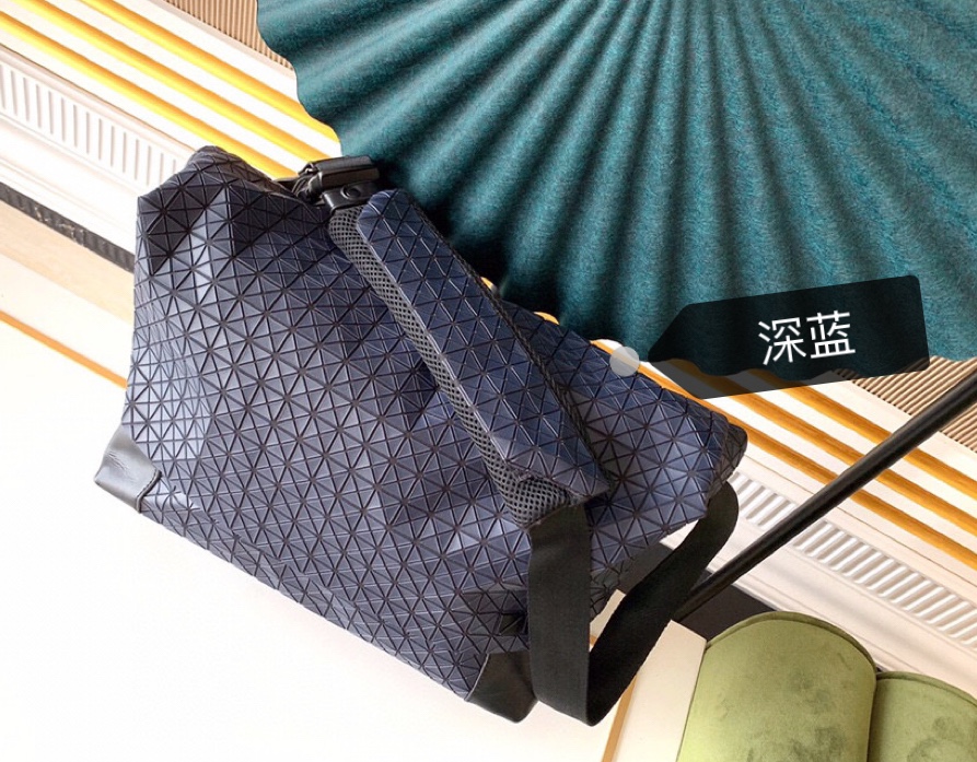 Issey Miyake Product _dAzqffYn15X35aIeiYCaItDhxkN3Se9fZ_7m_IA