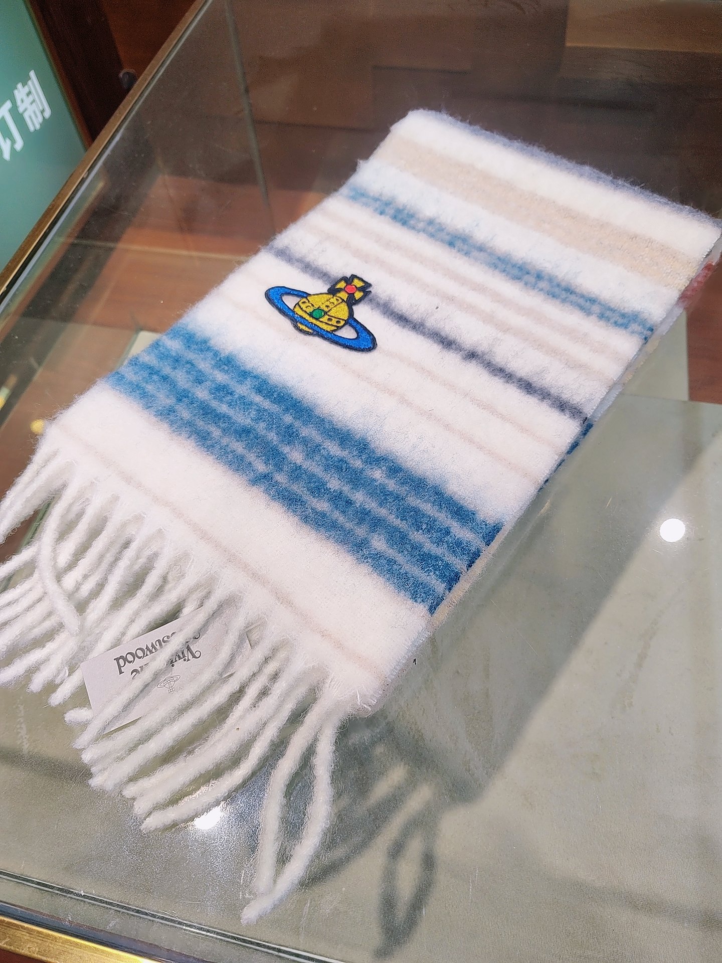 𝐕𝐢𝐯𝐢𝐞𝐧𝐧𝐞 𝐖𝐞𝐬𝐭𝐰𝐨𝐨𝐝🪐✨经典大土星马海毛围巾 vivienne westwood西太后土星