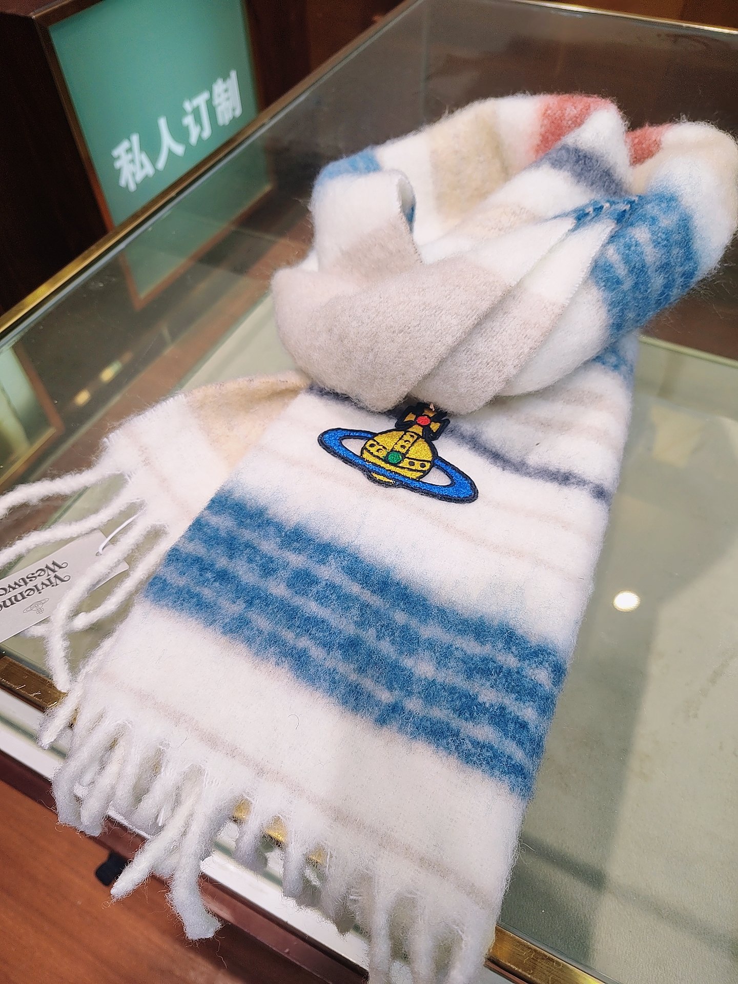 𝐕𝐢𝐯𝐢𝐞𝐧𝐧𝐞 𝐖𝐞𝐬𝐭𝐰𝐨𝐨𝐝🪐✨经典大土星马海毛围巾 vivienne westwood西太后土星