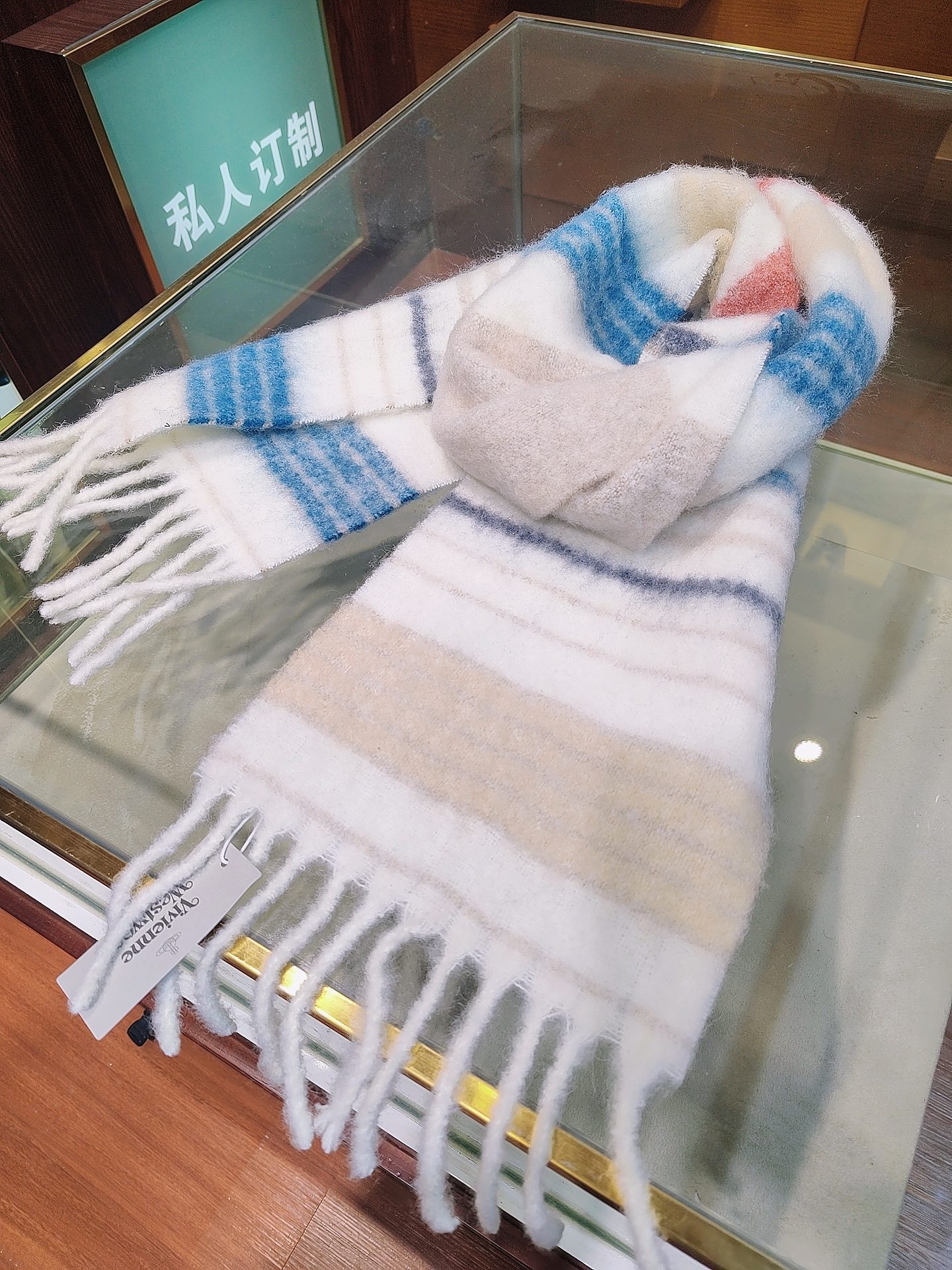 𝐕𝐢𝐯𝐢𝐞𝐧𝐧𝐞 𝐖𝐞𝐬𝐭𝐰𝐨𝐨𝐝🪐✨经典大土星马海毛围巾 vivienne westwood西太后土星