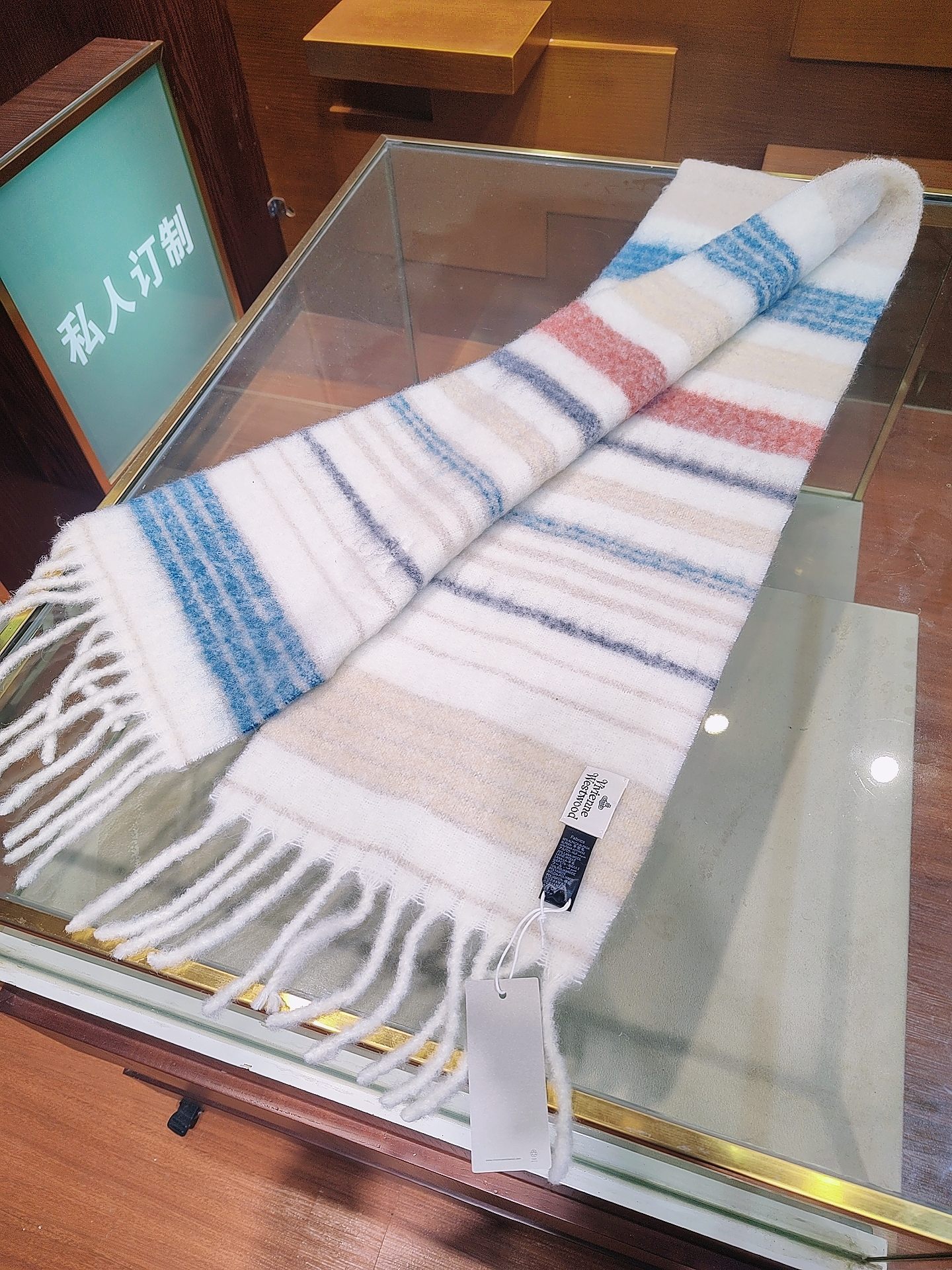 𝐕𝐢𝐯𝐢𝐞𝐧𝐧𝐞 𝐖𝐞𝐬𝐭𝐰𝐨𝐨𝐝🪐✨经典大土星马海毛围巾 vivienne westwood西太后土星