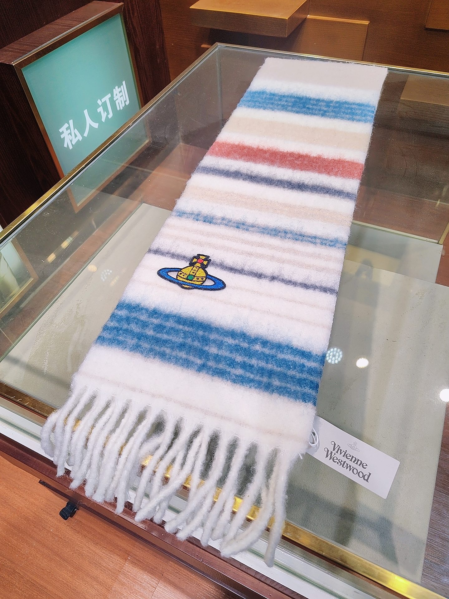 𝐕𝐢𝐯𝐢𝐞𝐧𝐧𝐞 𝐖𝐞𝐬𝐭𝐰𝐨𝐨𝐝🪐✨经典大土星马海毛围巾 vivienne westwood西太后土星