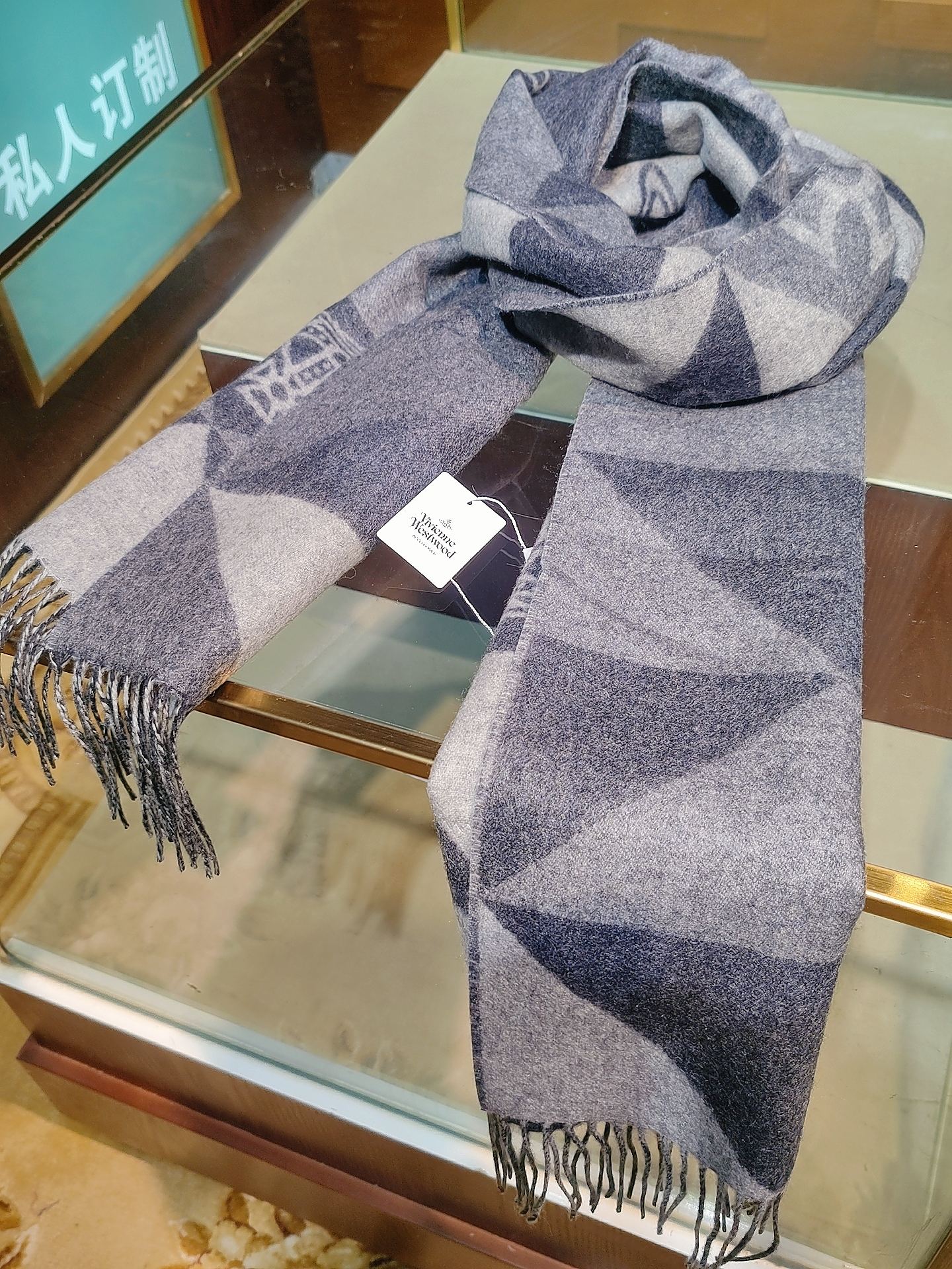 西太后羊毛菱格拼色英伦风流苏围巾/披肩，秋冬杀手锏，一眼爱上💞💞💞降温必备神器，超显脸小，秋冬氛围感拿捏