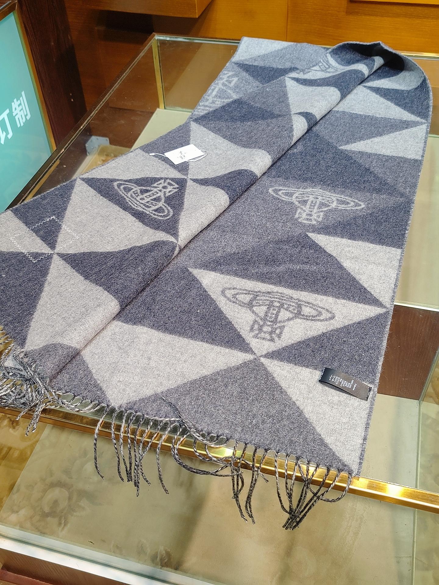 西太后羊毛菱格拼色英伦风流苏围巾/披肩，秋冬杀手锏，一眼爱上💞💞💞降温必备神器，超显脸小，秋冬氛围感拿捏