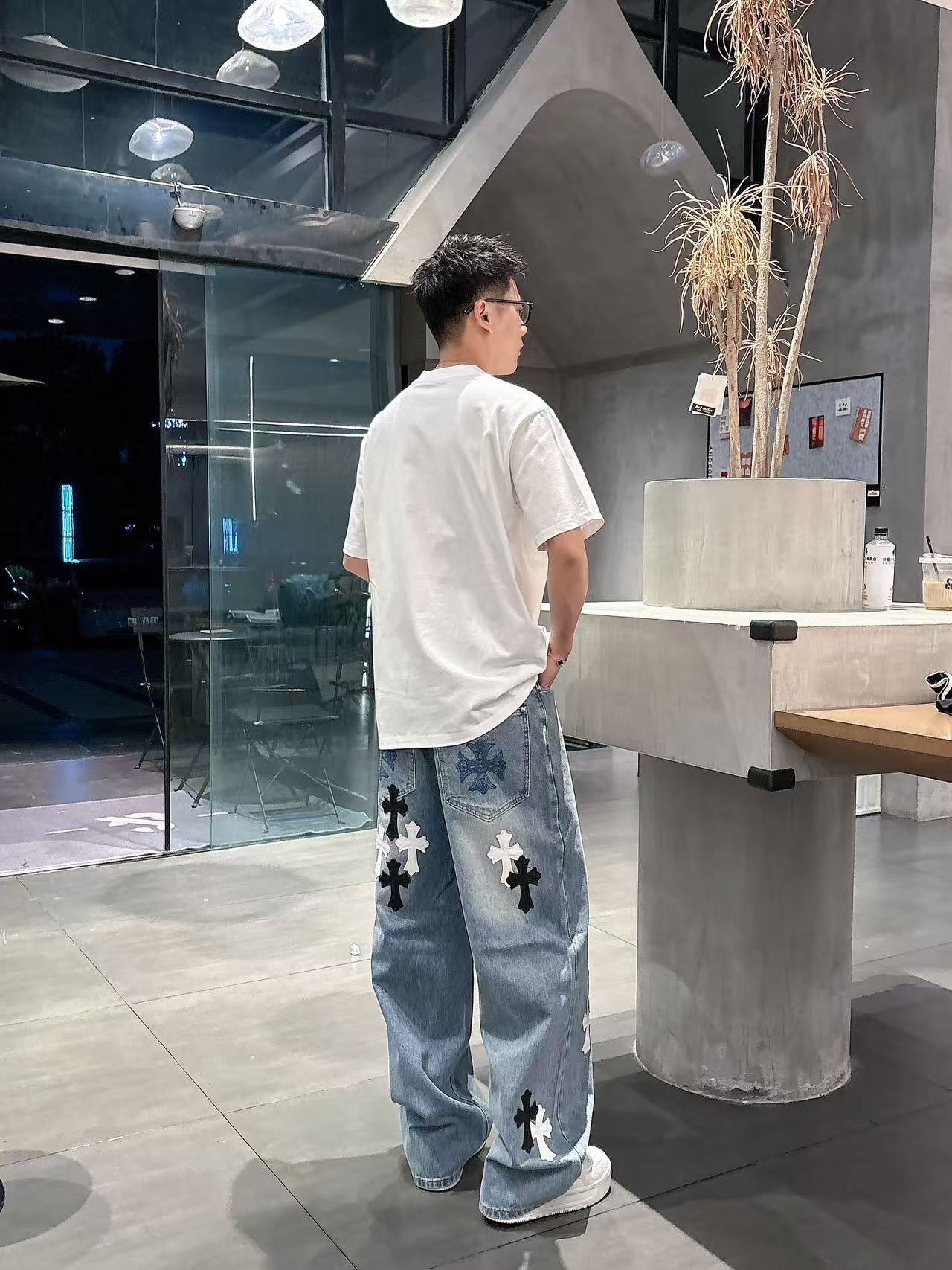 巴黎世家 * 𝟐6𝐬s 春夏休闲短袖定制面料 品牌经典LOGO 工艺精致 休闲百搭 【𝐒𝐢𝐳𝐞：码数】 
