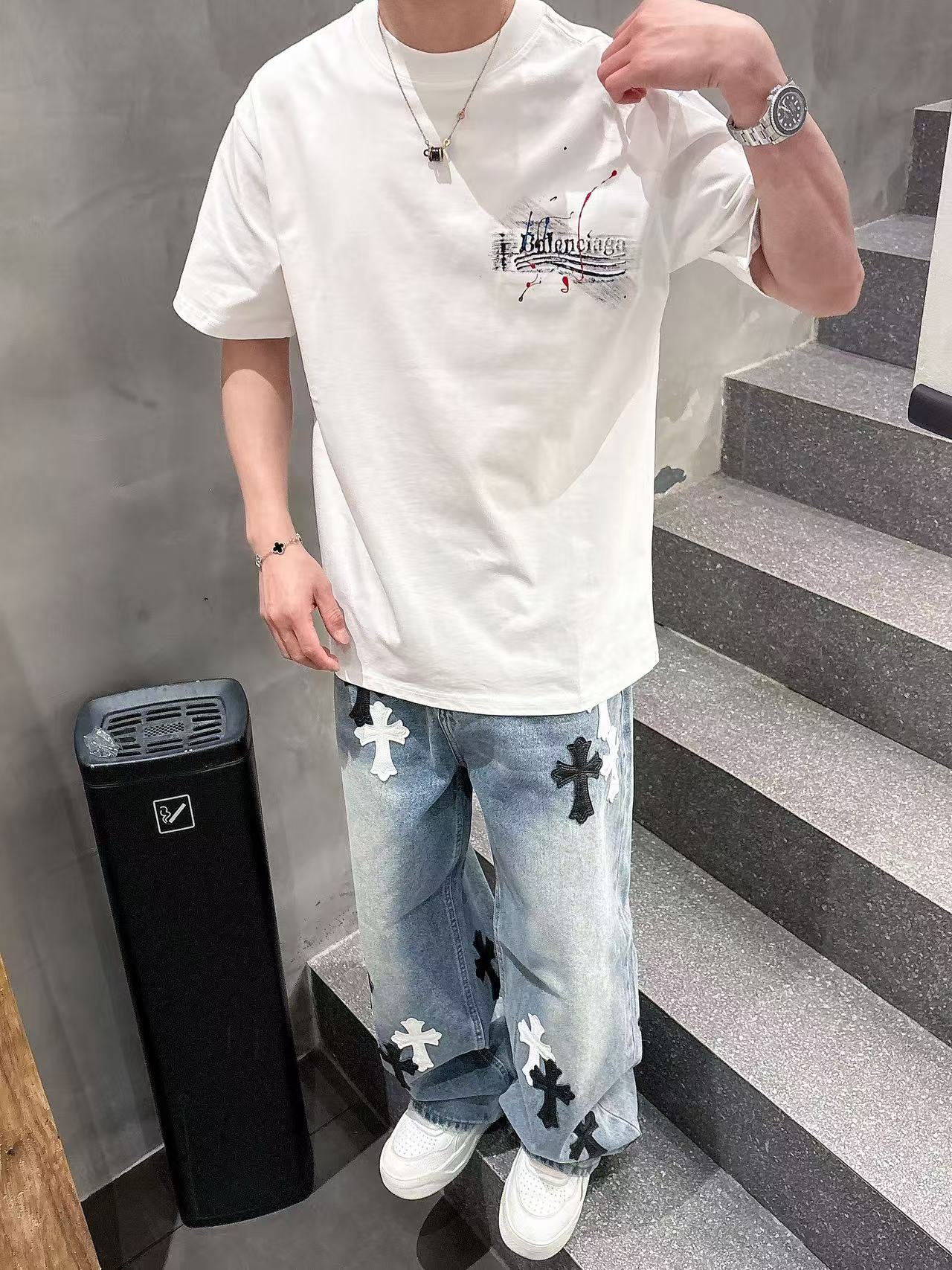 巴黎世家 * 𝟐6𝐬s 春夏休闲短袖定制面料 品牌经典LOGO 工艺精致 休闲百搭 【𝐒𝐢𝐳𝐞：码数】 