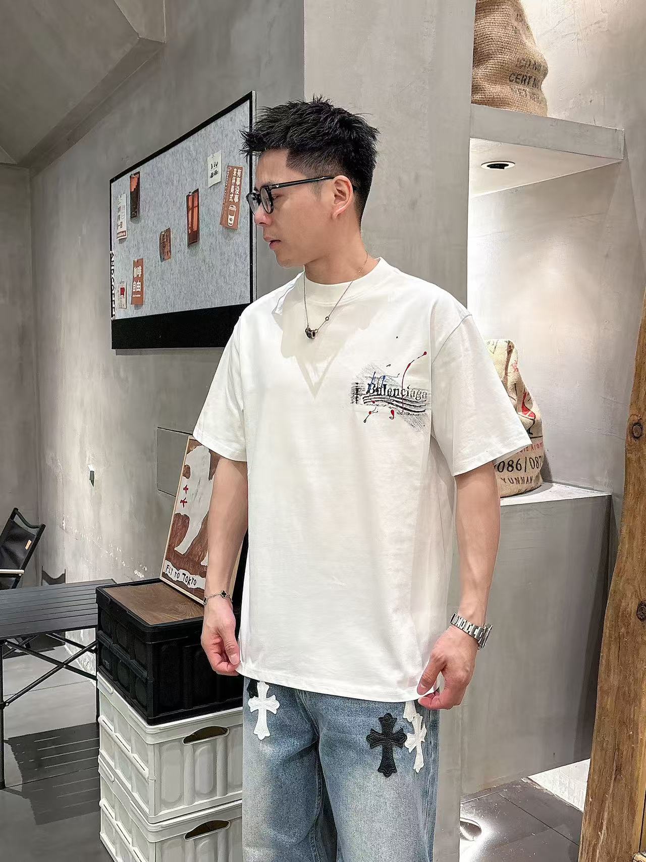 巴黎世家 * 𝟐6𝐬s 春夏休闲短袖定制面料 品牌经典LOGO 工艺精致 休闲百搭 【𝐒𝐢𝐳𝐞：码数】 