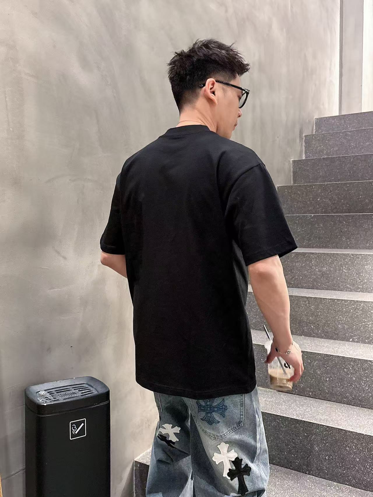 巴黎世家 * 𝟐6𝐬s 春夏休闲短袖定制面料 品牌经典LOGO 工艺精致 休闲百搭 【𝐒𝐢𝐳𝐞：码数】 
