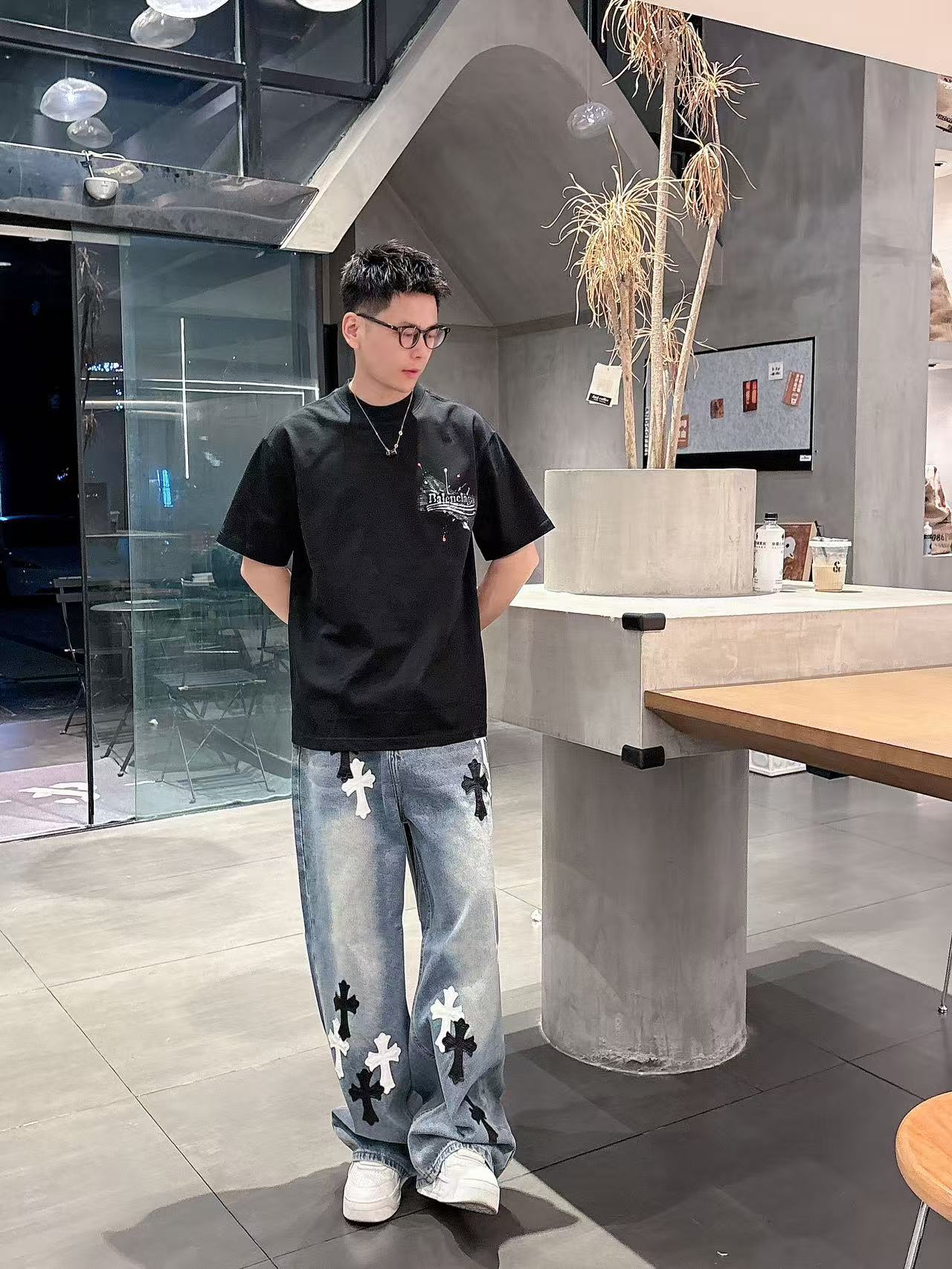 巴黎世家 * 𝟐6𝐬s 春夏休闲短袖定制面料 品牌经典LOGO 工艺精致 休闲百搭 【𝐒𝐢𝐳𝐞：码数】 