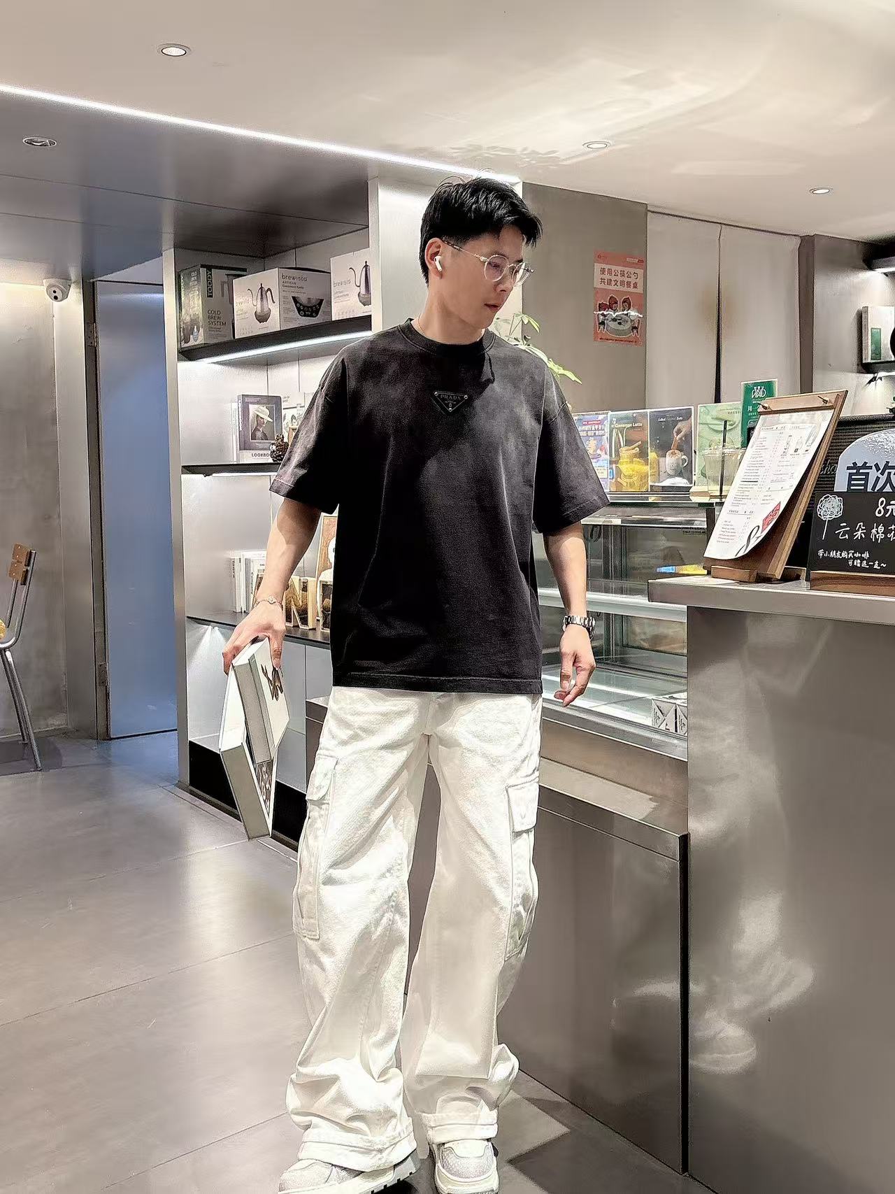 普拉达 * 𝟐6𝐬s 春夏休闲短袖定制面料 品牌经典LOGO 工艺精致 休闲百搭 【𝐒𝐢𝐳𝐞：码数】 S