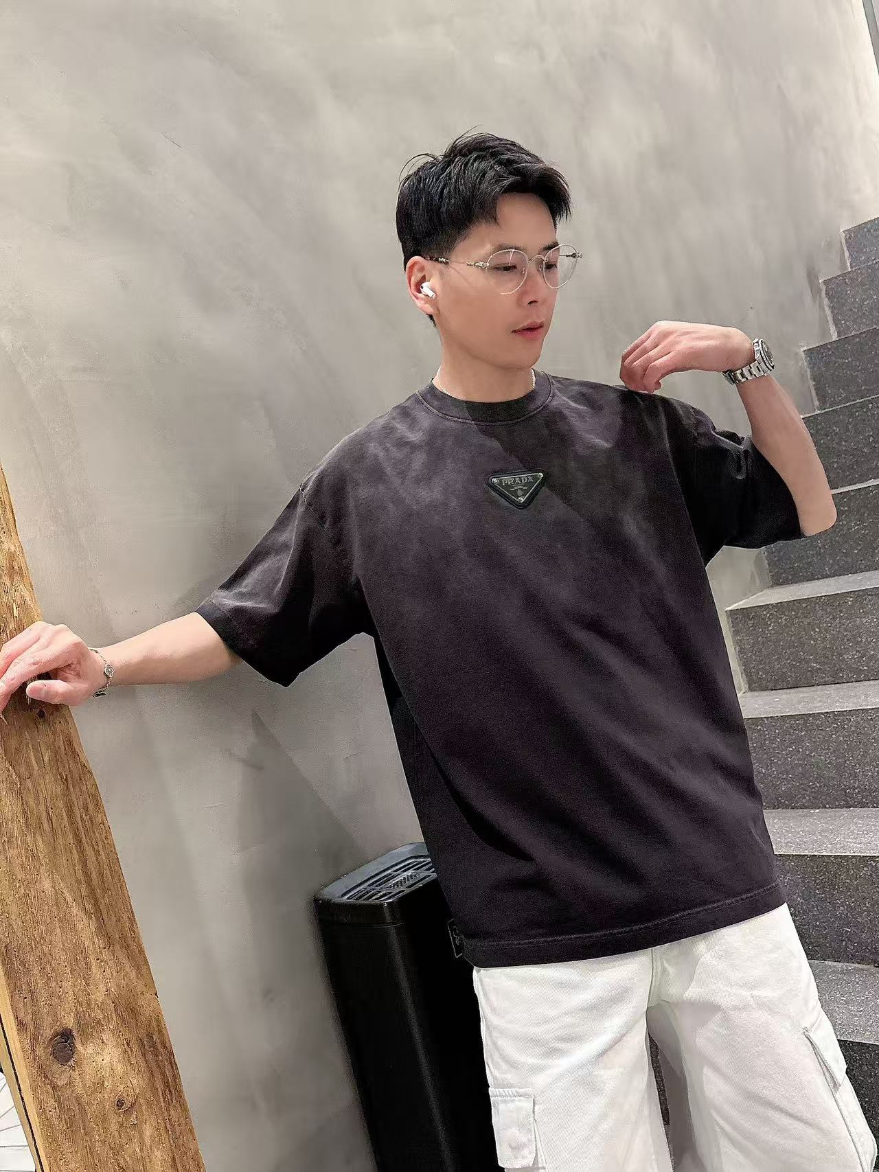 普拉达 * 𝟐6𝐬s 春夏休闲短袖定制面料 品牌经典LOGO 工艺精致 休闲百搭 【𝐒𝐢𝐳𝐞：码数】 S