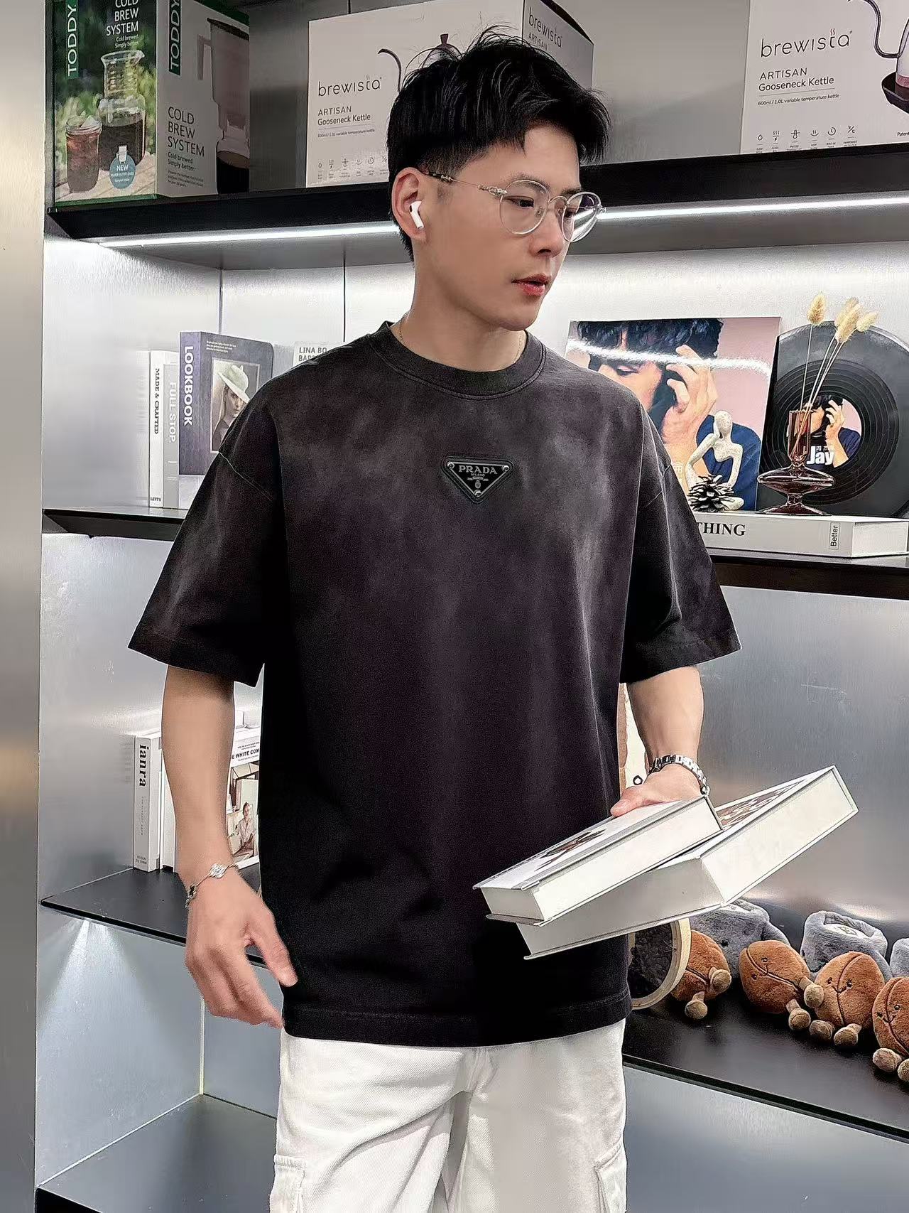 普拉达 * 𝟐6𝐬s 春夏休闲短袖定制面料 品牌经典LOGO 工艺精致 休闲百搭 【𝐒𝐢𝐳𝐞：码数】 S