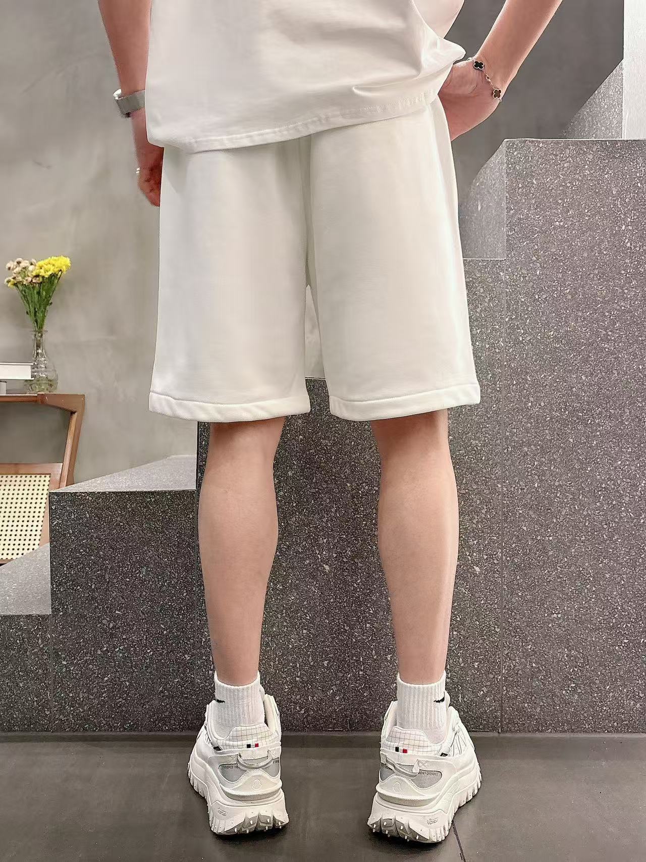 克罗心* 𝟐6𝐬s 春夏休闲短裤 定制面料 手绘定制标 品牌经典LOGO 工艺精致 休闲百搭 【𝐒𝐢𝐳𝐞