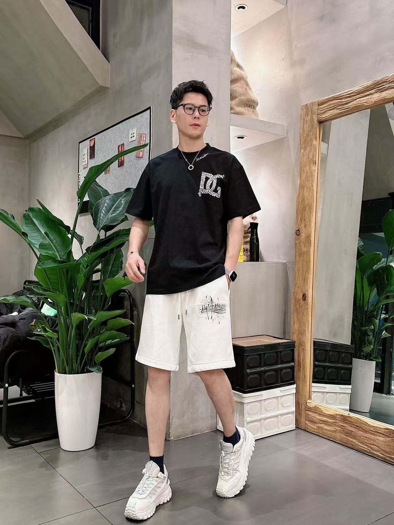 巴黎世家* 𝟐6𝐬s 春夏休闲短裤 定制面料 手绘定制标 品牌经典LOGO 工艺精致 休闲百搭 【𝐒𝐢𝐳