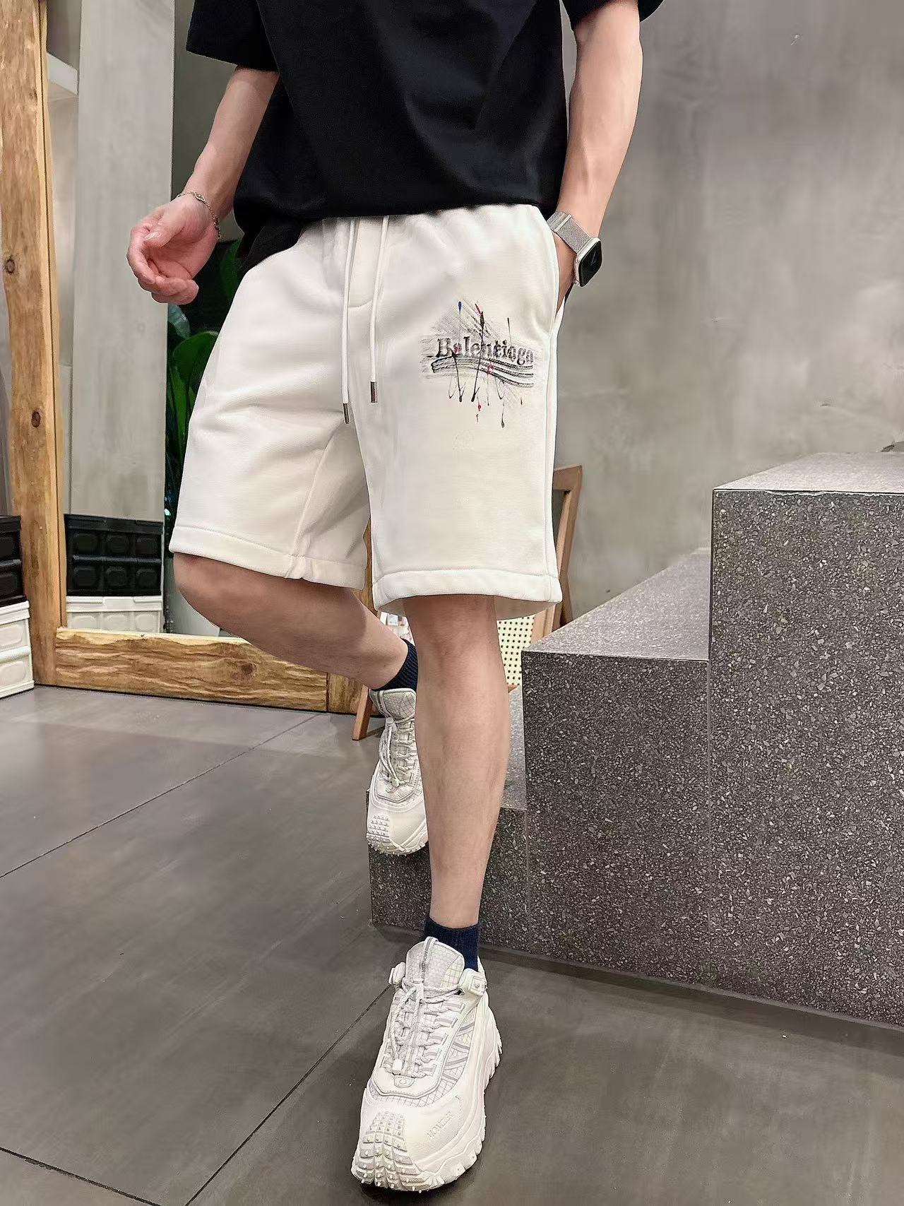 巴黎世家* 𝟐6𝐬s 春夏休闲短裤 定制面料 手绘定制标 品牌经典LOGO 工艺精致 休闲百搭 【𝐒𝐢𝐳