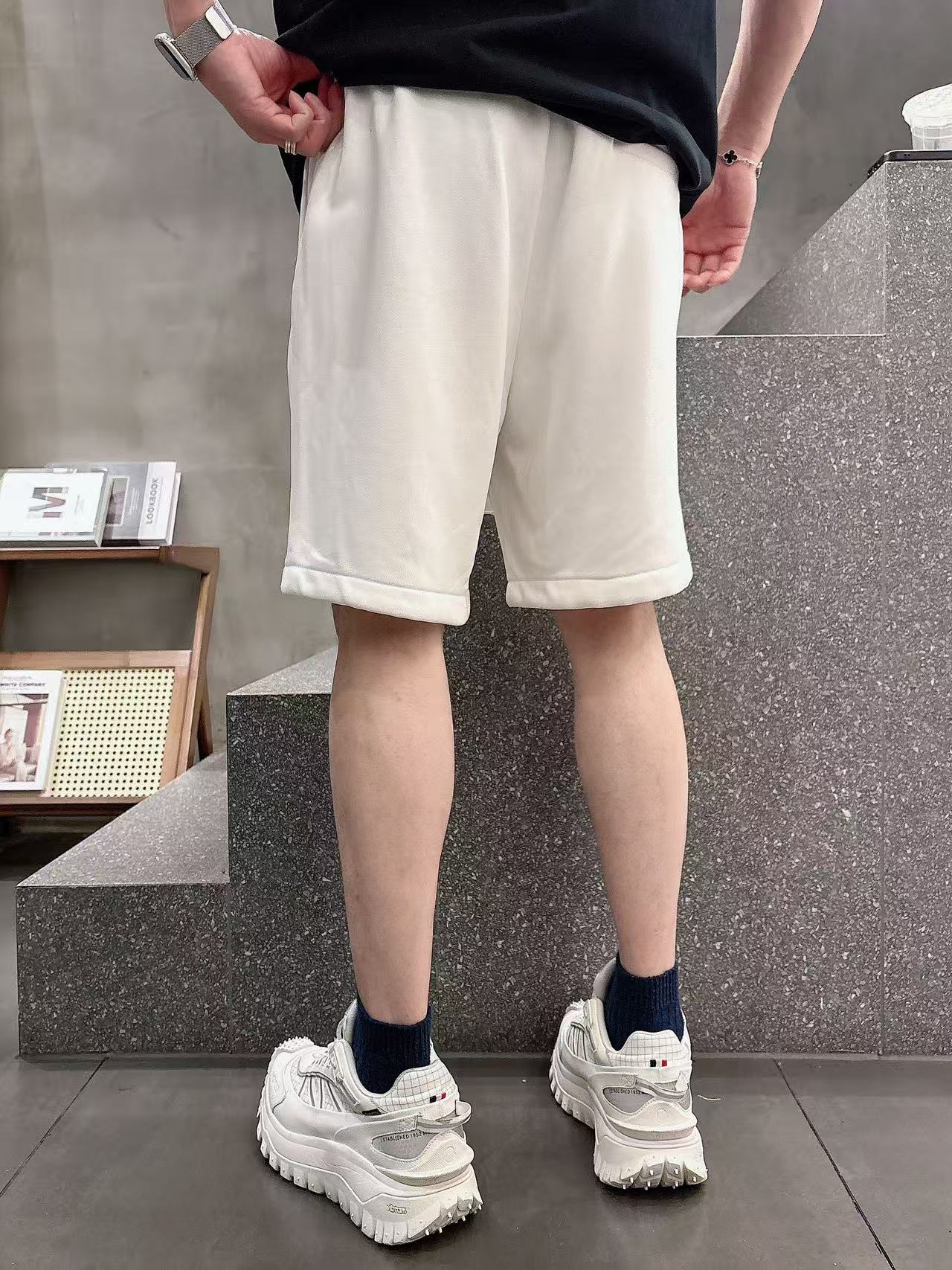 巴黎世家* 𝟐6𝐬s 春夏休闲短裤 定制面料 手绘定制标 品牌经典LOGO 工艺精致 休闲百搭 【𝐒𝐢𝐳