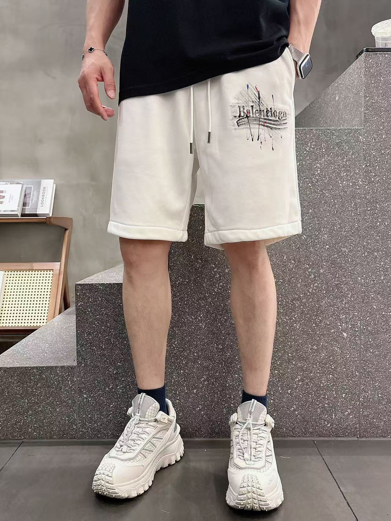 巴黎世家* 𝟐6𝐬s 春夏休闲短裤 定制面料 手绘定制标 品牌经典LOGO 工艺精致 休闲百搭 【𝐒𝐢𝐳