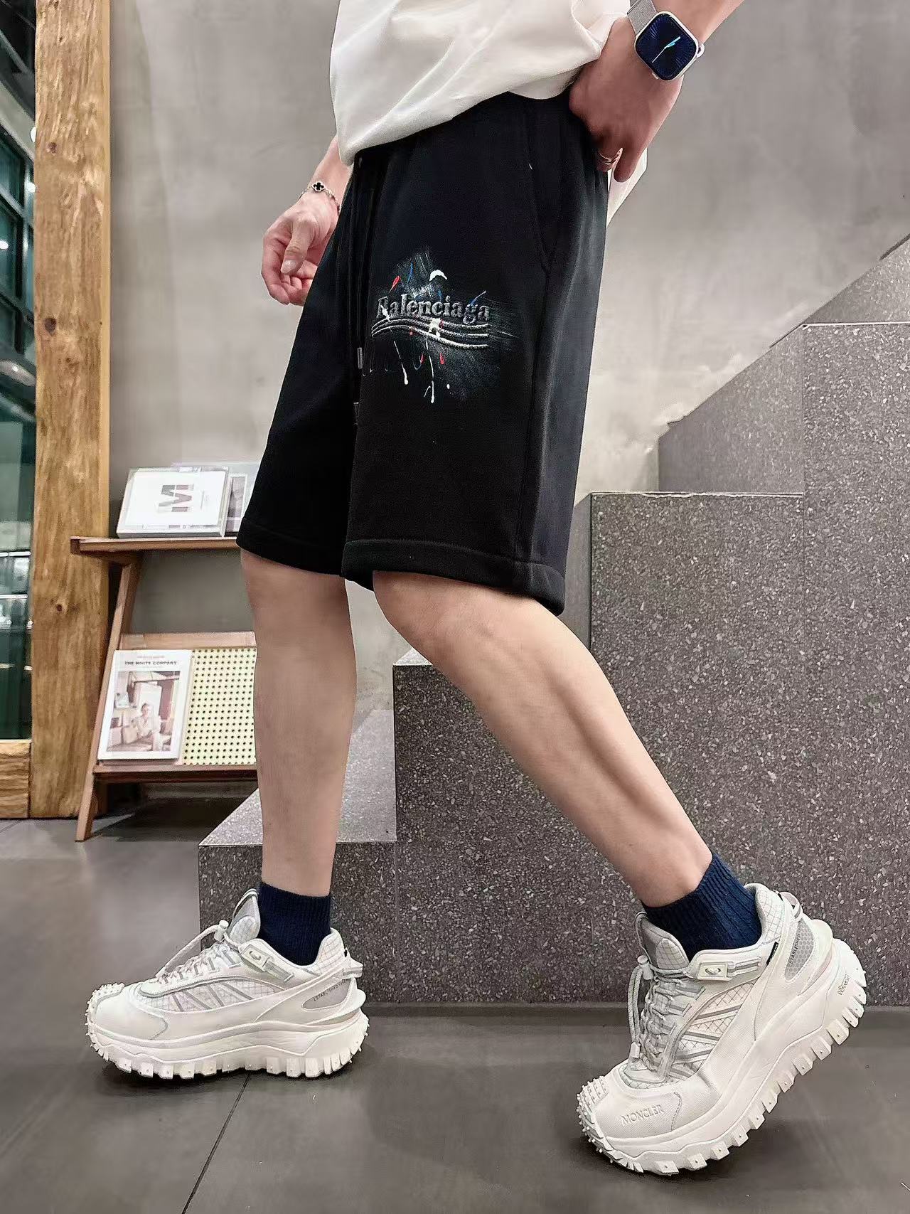 巴黎世家* 𝟐6𝐬s 春夏休闲短裤 定制面料 手绘定制标 品牌经典LOGO 工艺精致 休闲百搭 【𝐒𝐢𝐳