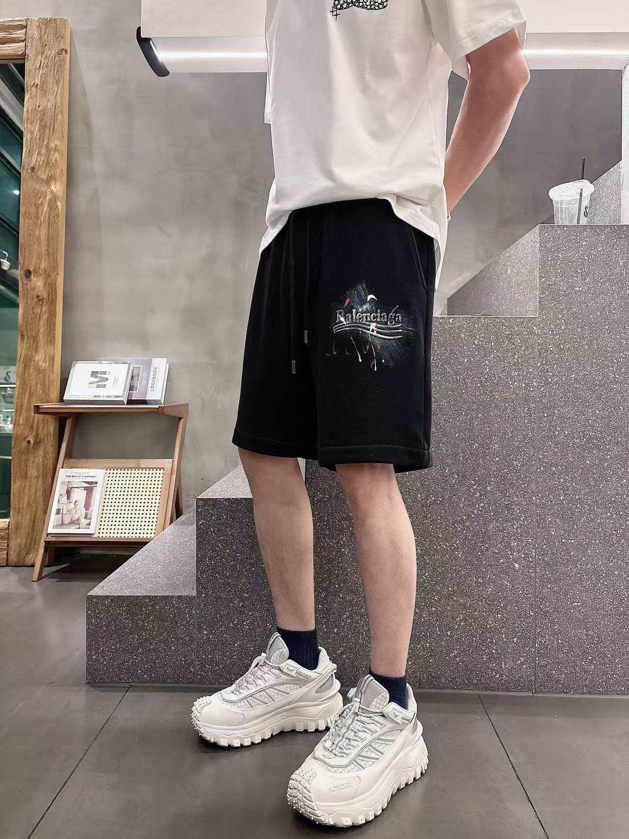 巴黎世家* 𝟐6𝐬s 春夏休闲短裤 定制面料 手绘定制标 品牌经典LOGO 工艺精致 休闲百搭 【𝐒𝐢𝐳