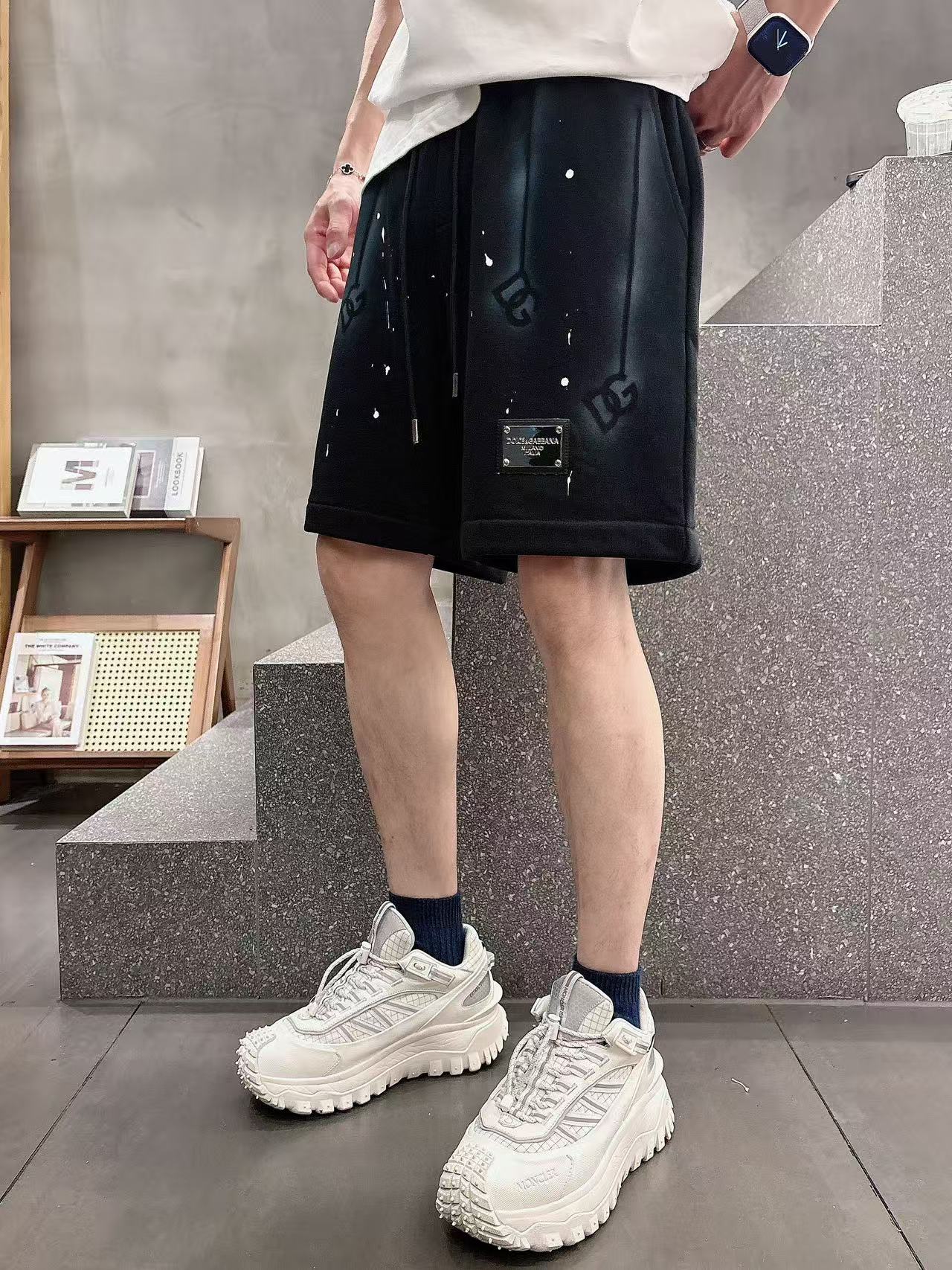 DG* 𝟐6𝐬s 春夏休闲短裤 定制面料 手绘定制标 品牌经典LOGO 工艺精致 休闲百搭 【𝐒𝐢𝐳𝐞：