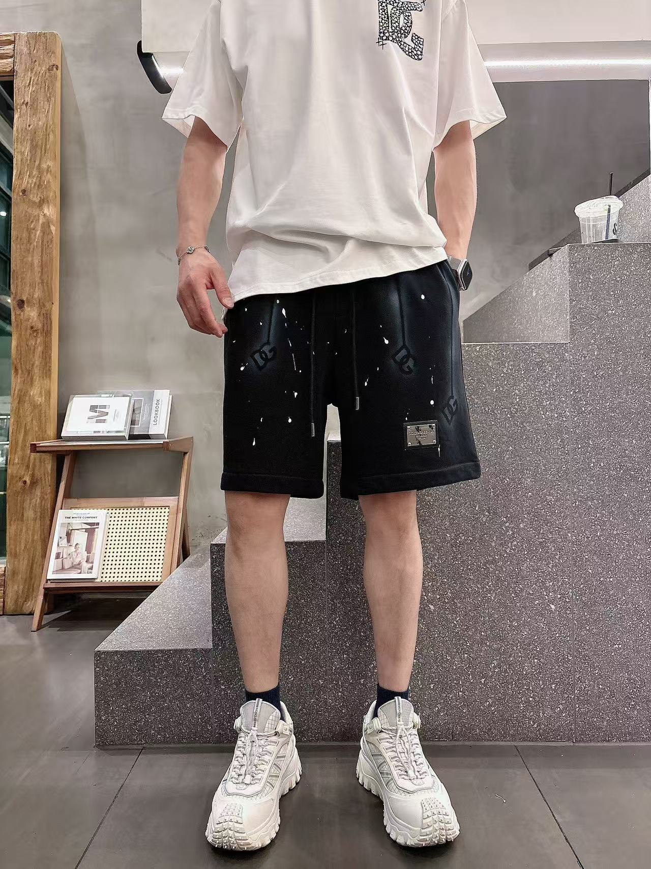 DG* 𝟐6𝐬s 春夏休闲短裤 定制面料 手绘定制标 品牌经典LOGO 工艺精致 休闲百搭 【𝐒𝐢𝐳𝐞：